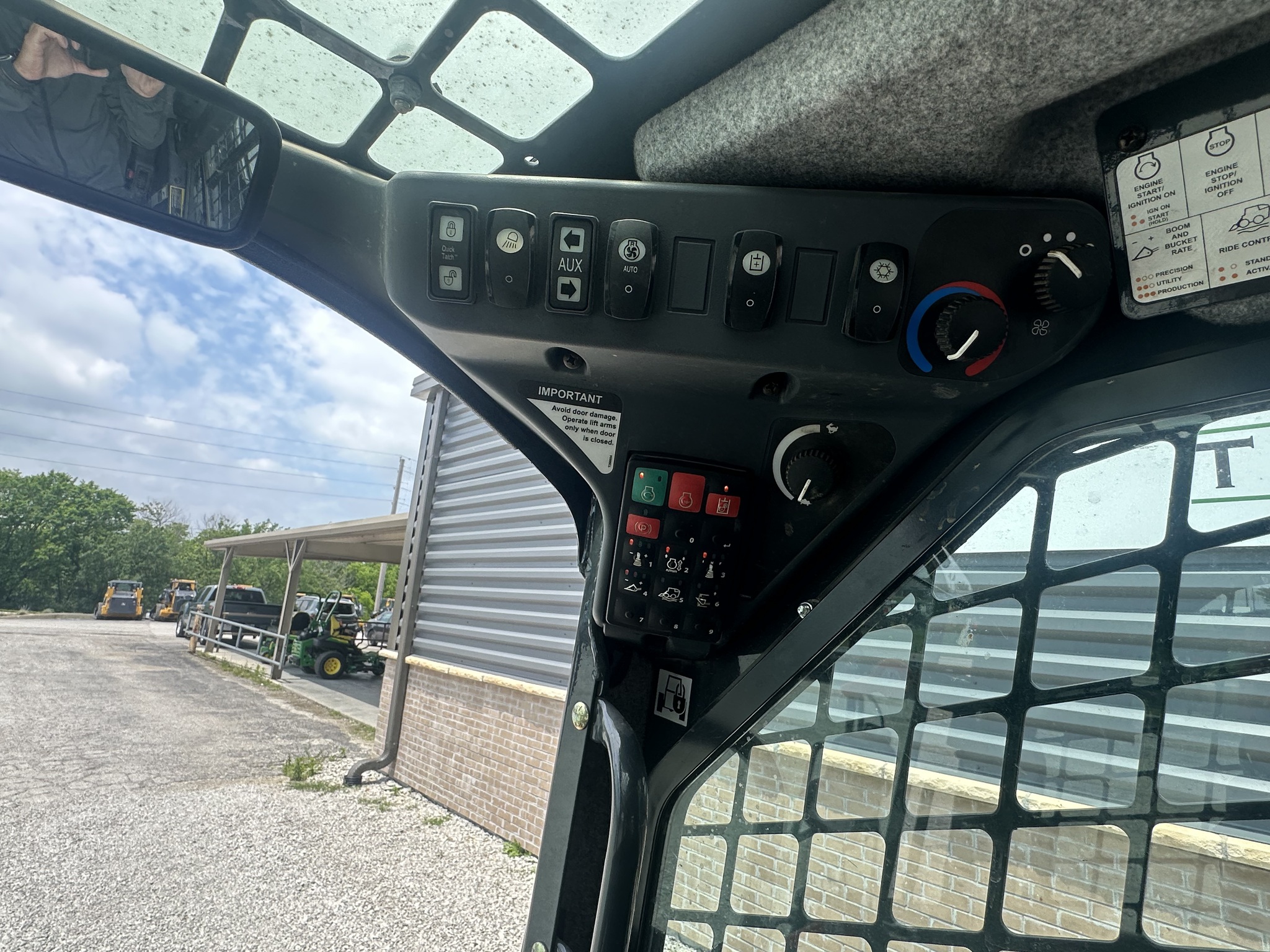  2021 John Deere 333G at Heritage Tractor in Smithville, MO