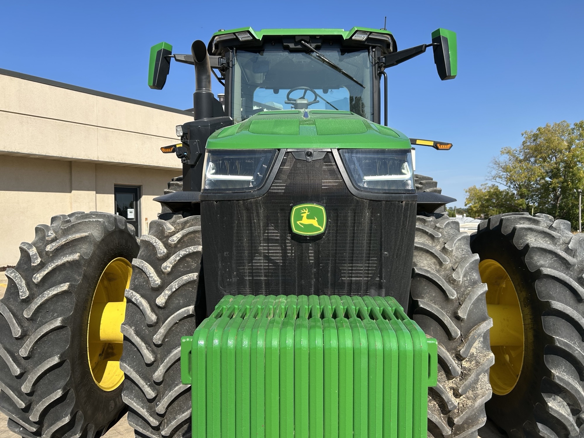  2024 John Deere 8R 370 at Heritage Tractor in Freeport, IL