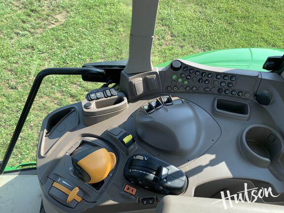Photo of 2024 John Deere 6120M