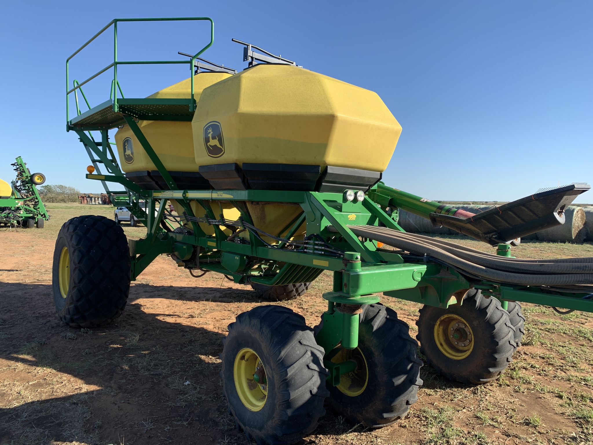 2015 John Deere 1890 Image 11