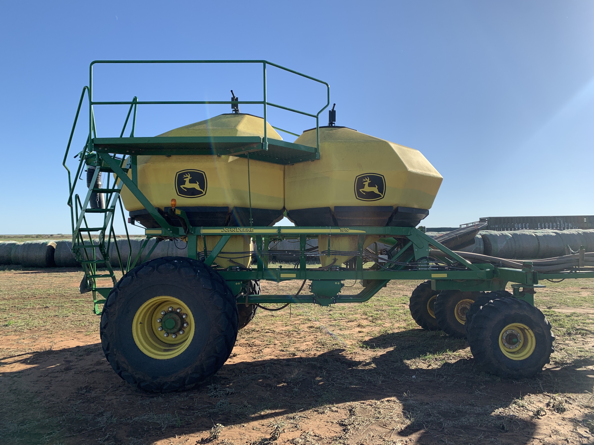 2015 John Deere 1890 Image 10