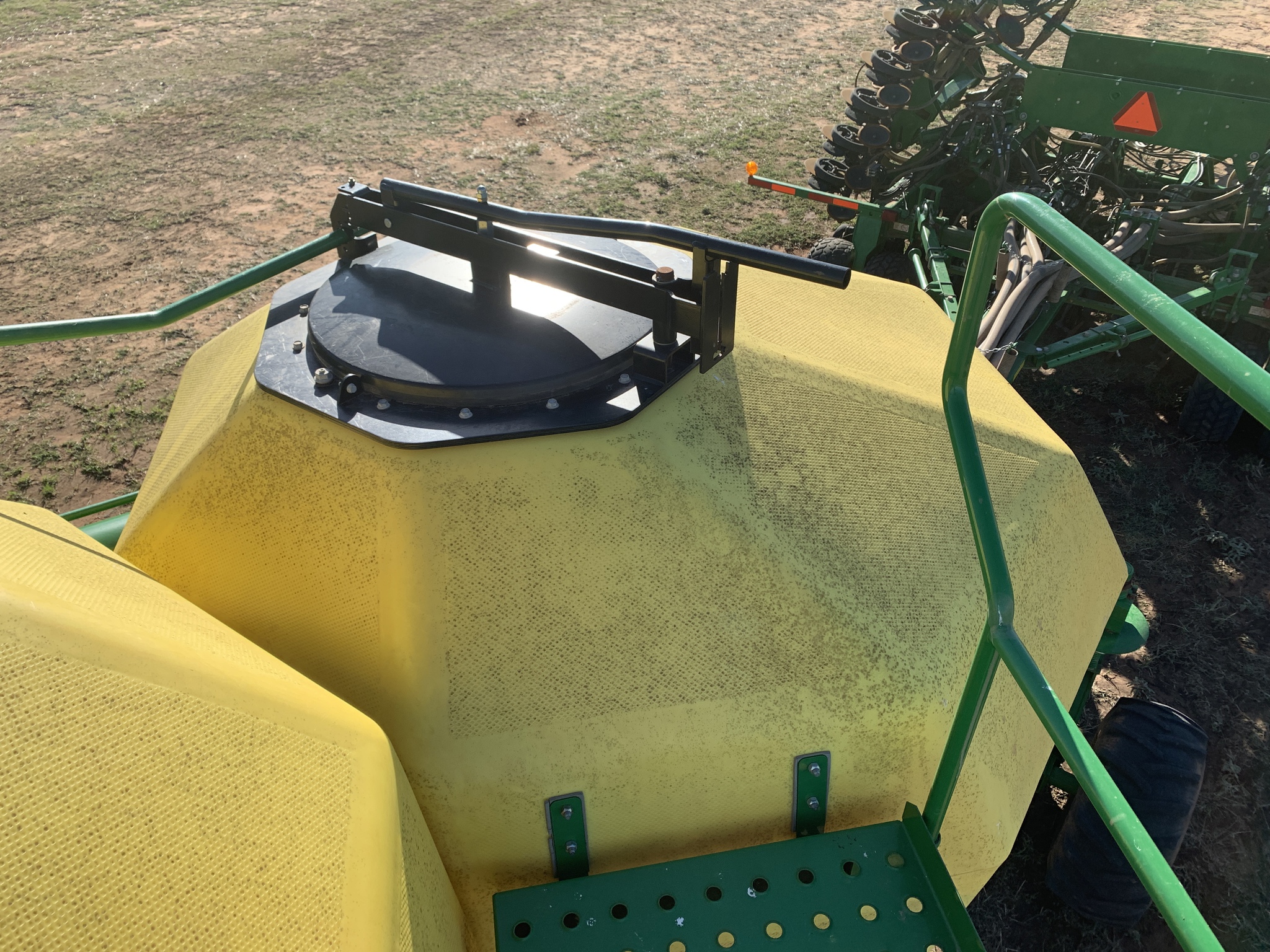 2015 John Deere 1890 Image 43