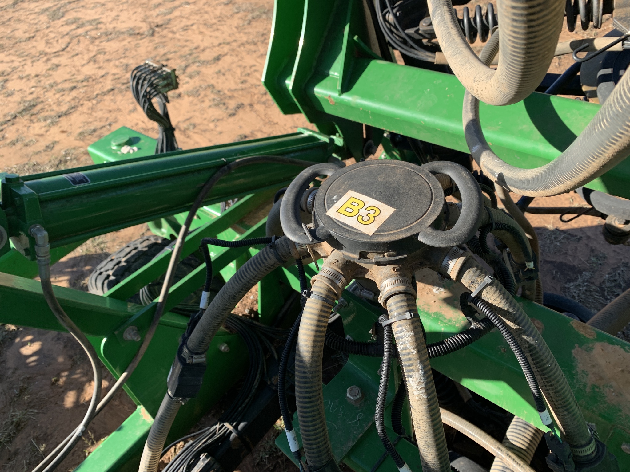 2015 John Deere 1890 Image 30