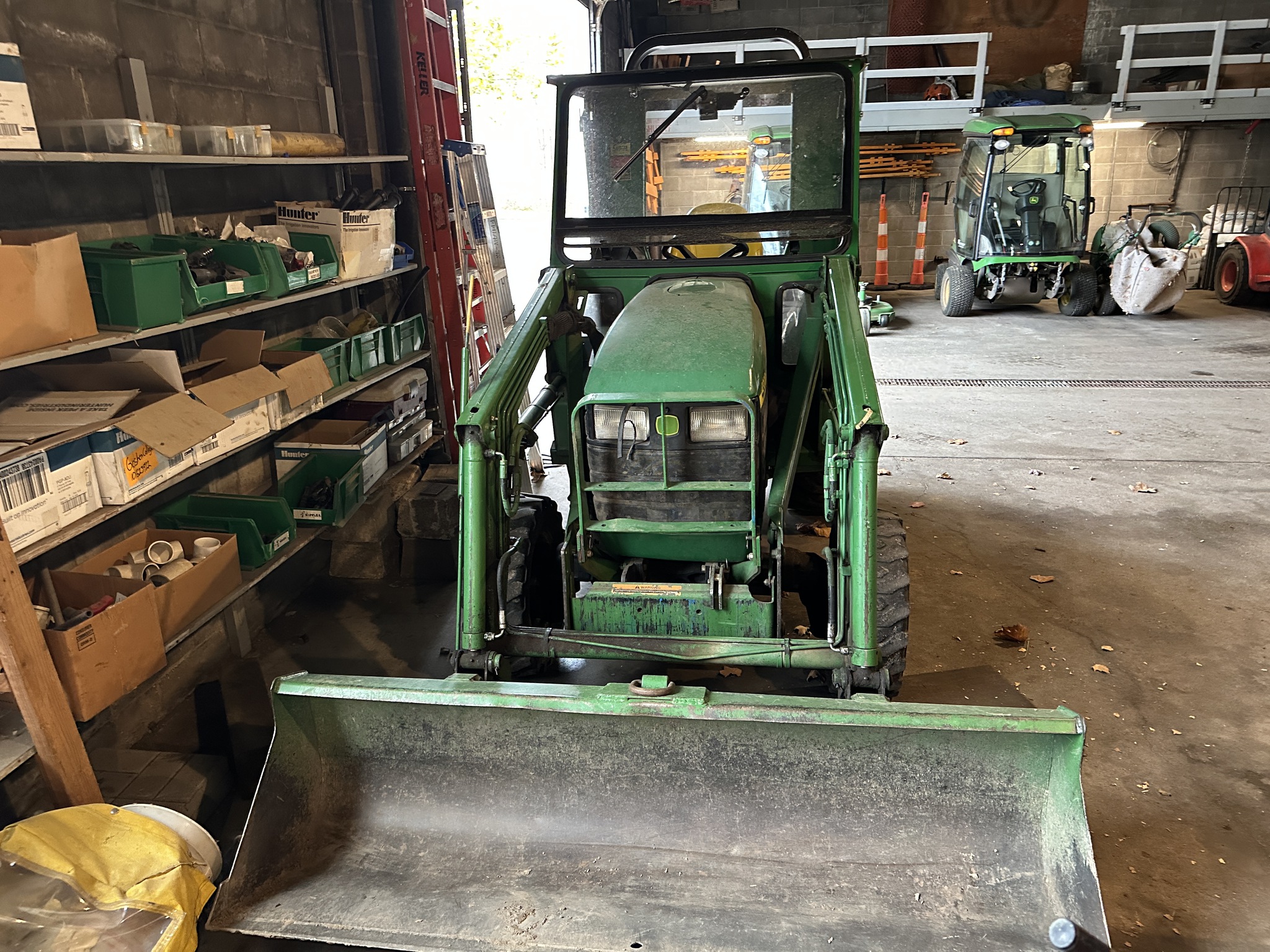 2000 John Deere 4300 Image 4