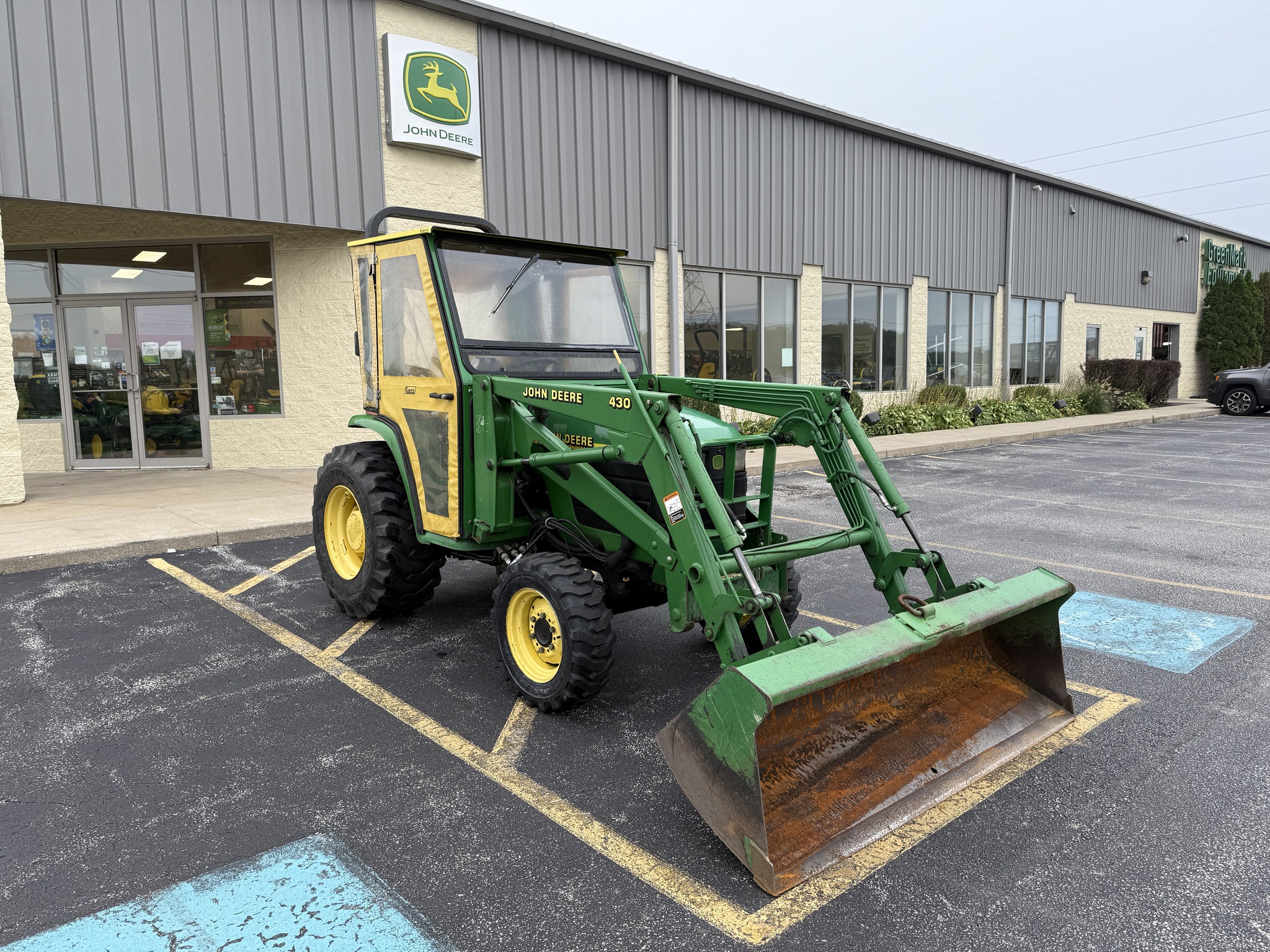 2000 John Deere 4300 Image 1