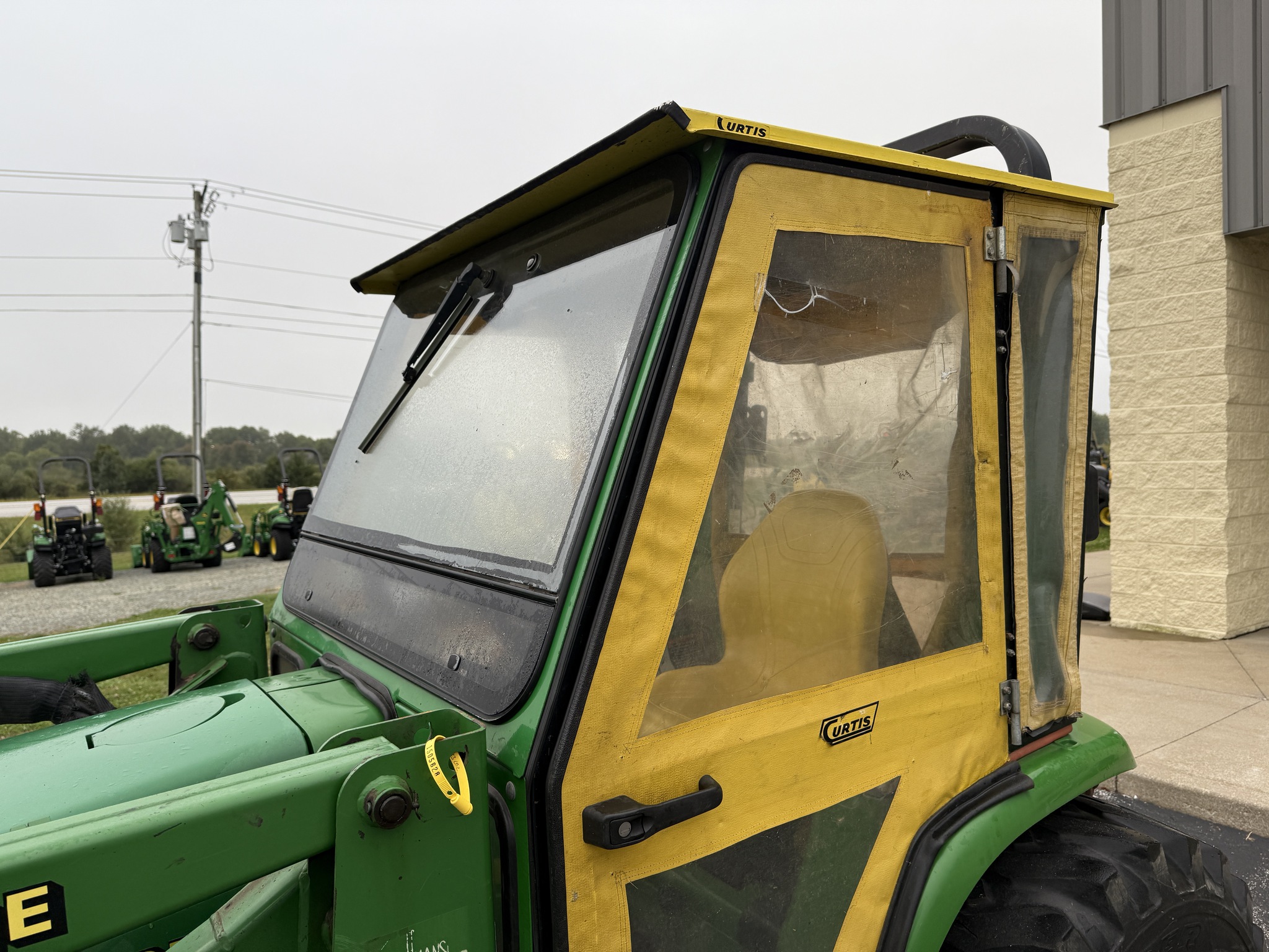 2000 John Deere 4300 Image 10