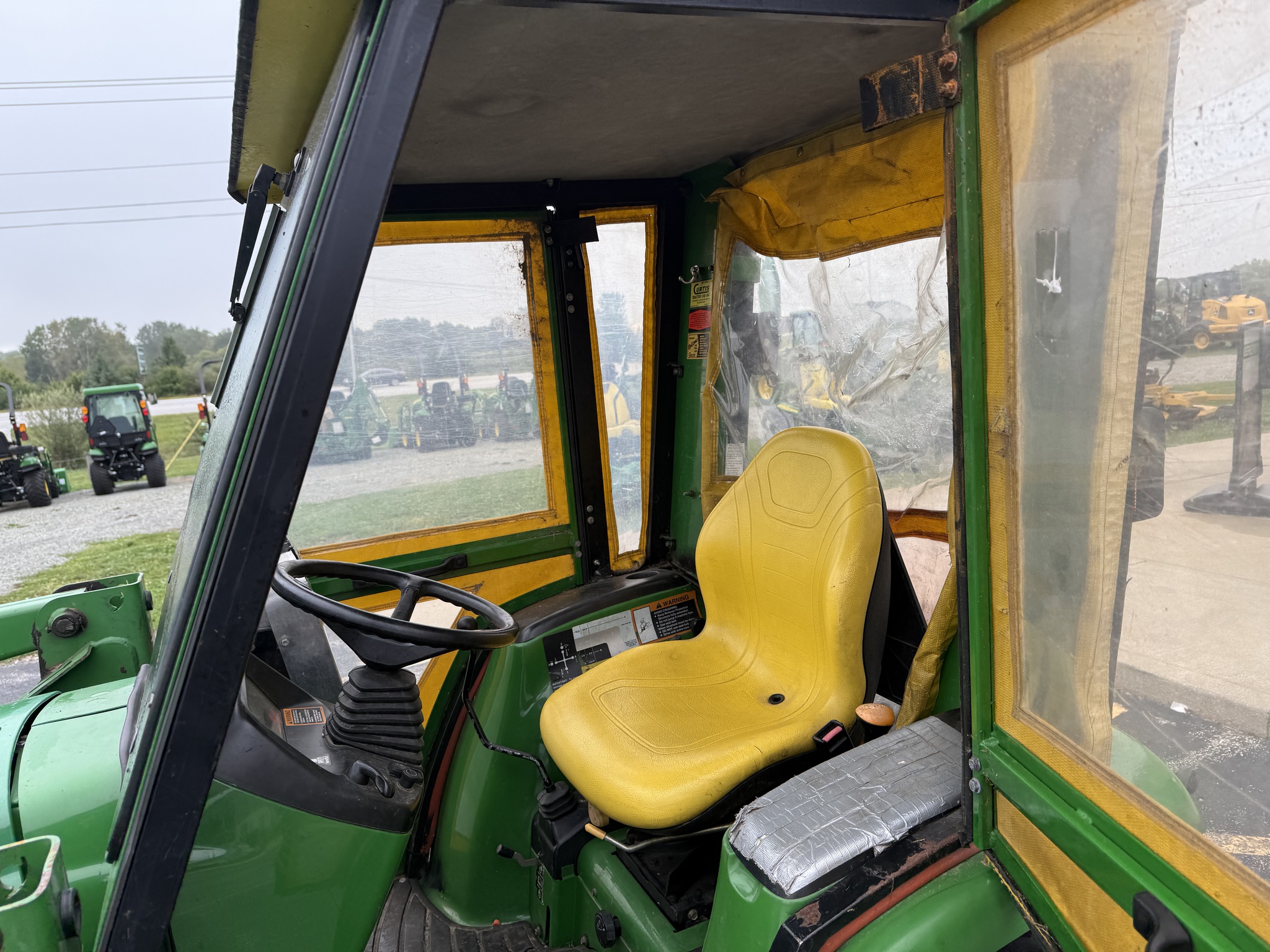 2000 John Deere 4300 Image 11