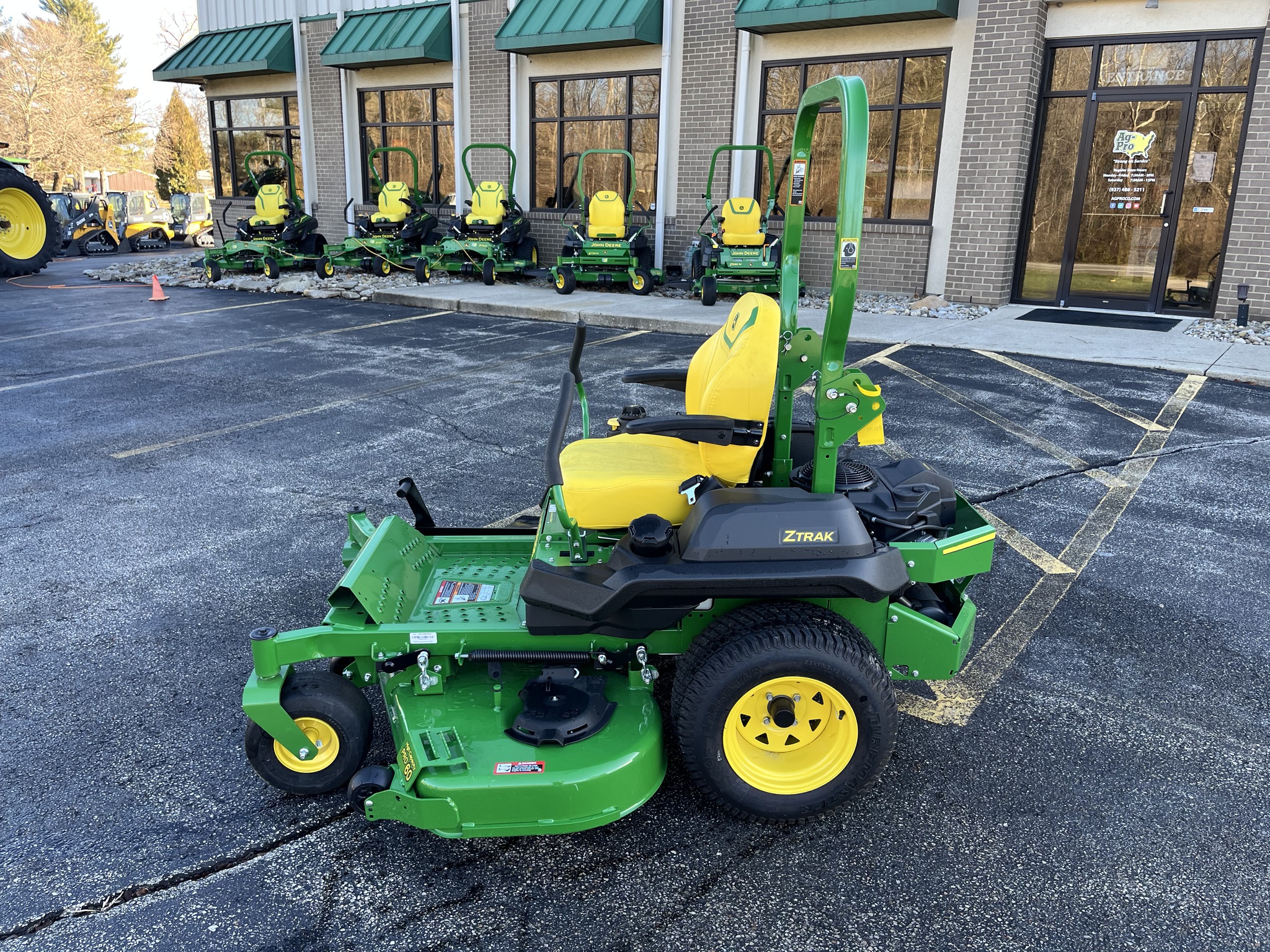2024 John Deere Z730M Image 2