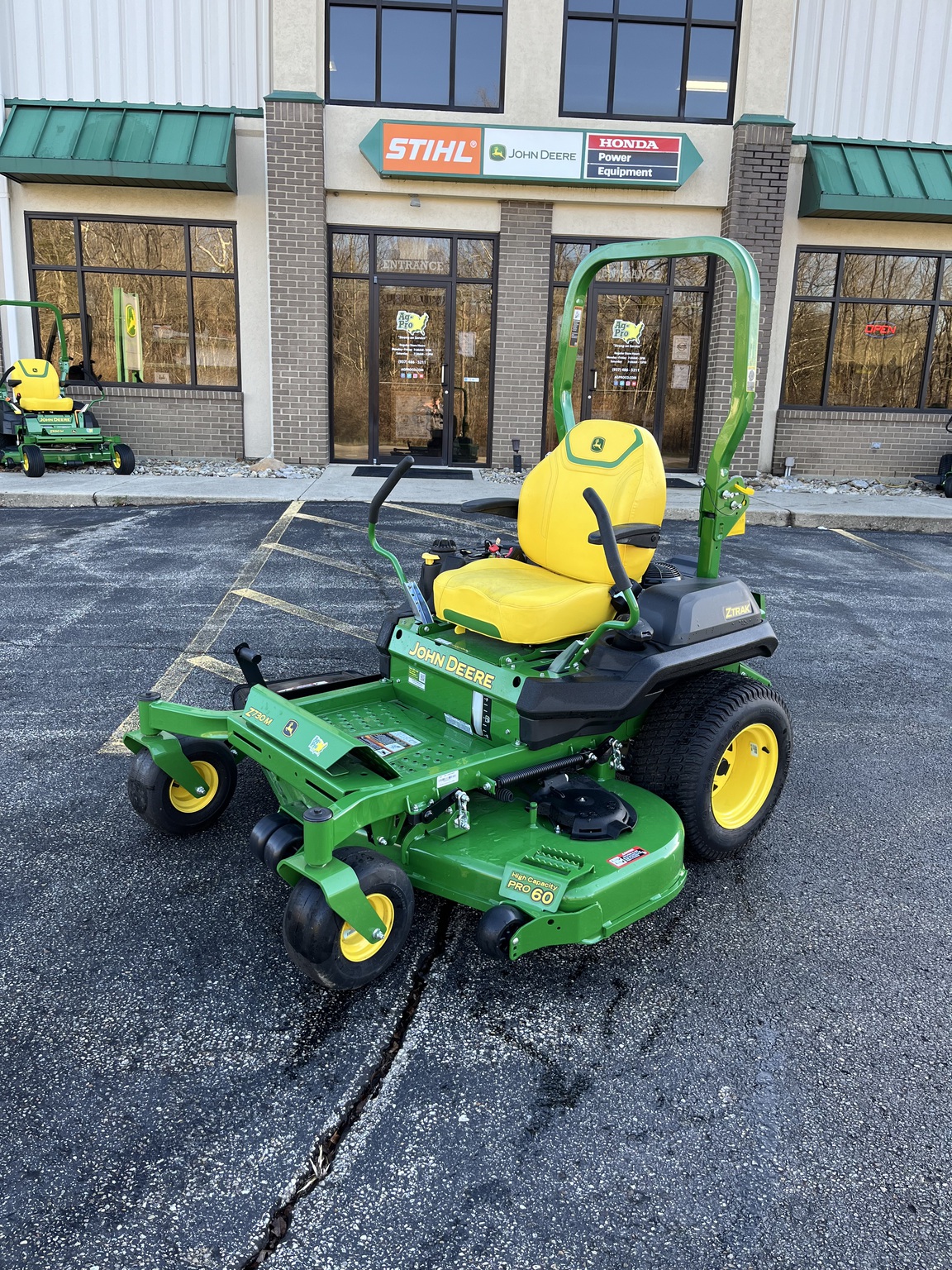 2024 John Deere Z730M Image 1