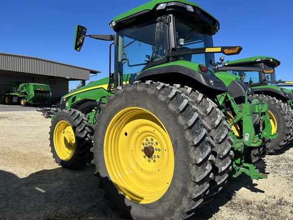 2023 John Deere 8R 230 Photo 5