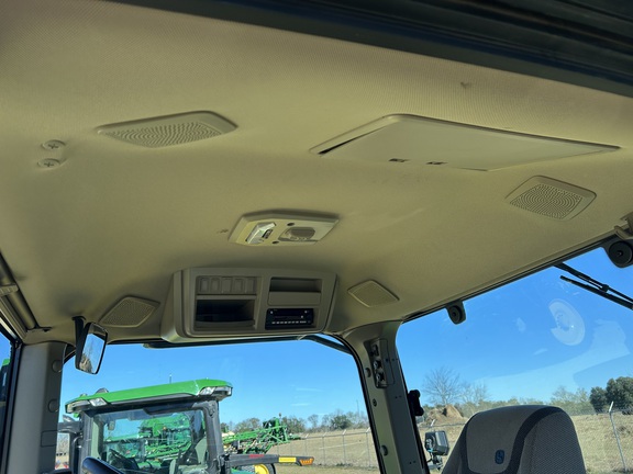 2023 John Deere 8R 230 Photo 7