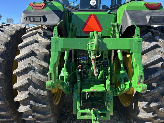 2023 John Deere 8R 230 Photo 4