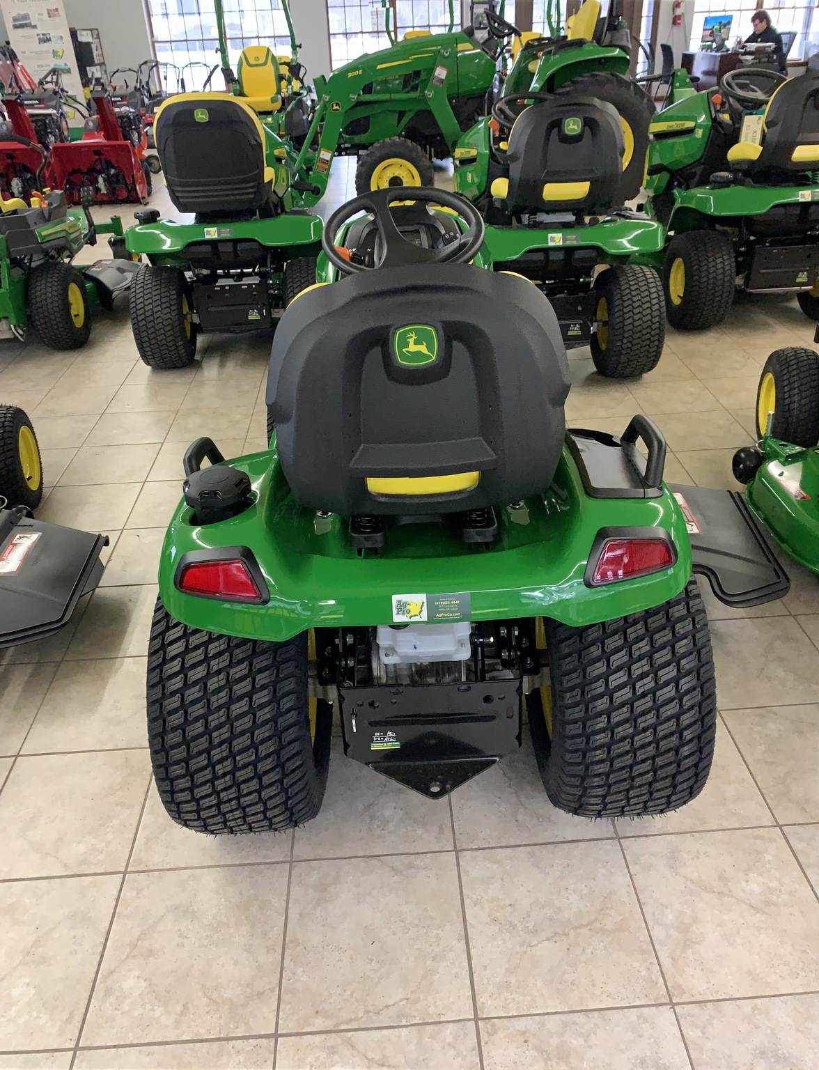 2025 John Deere x570 Image 3