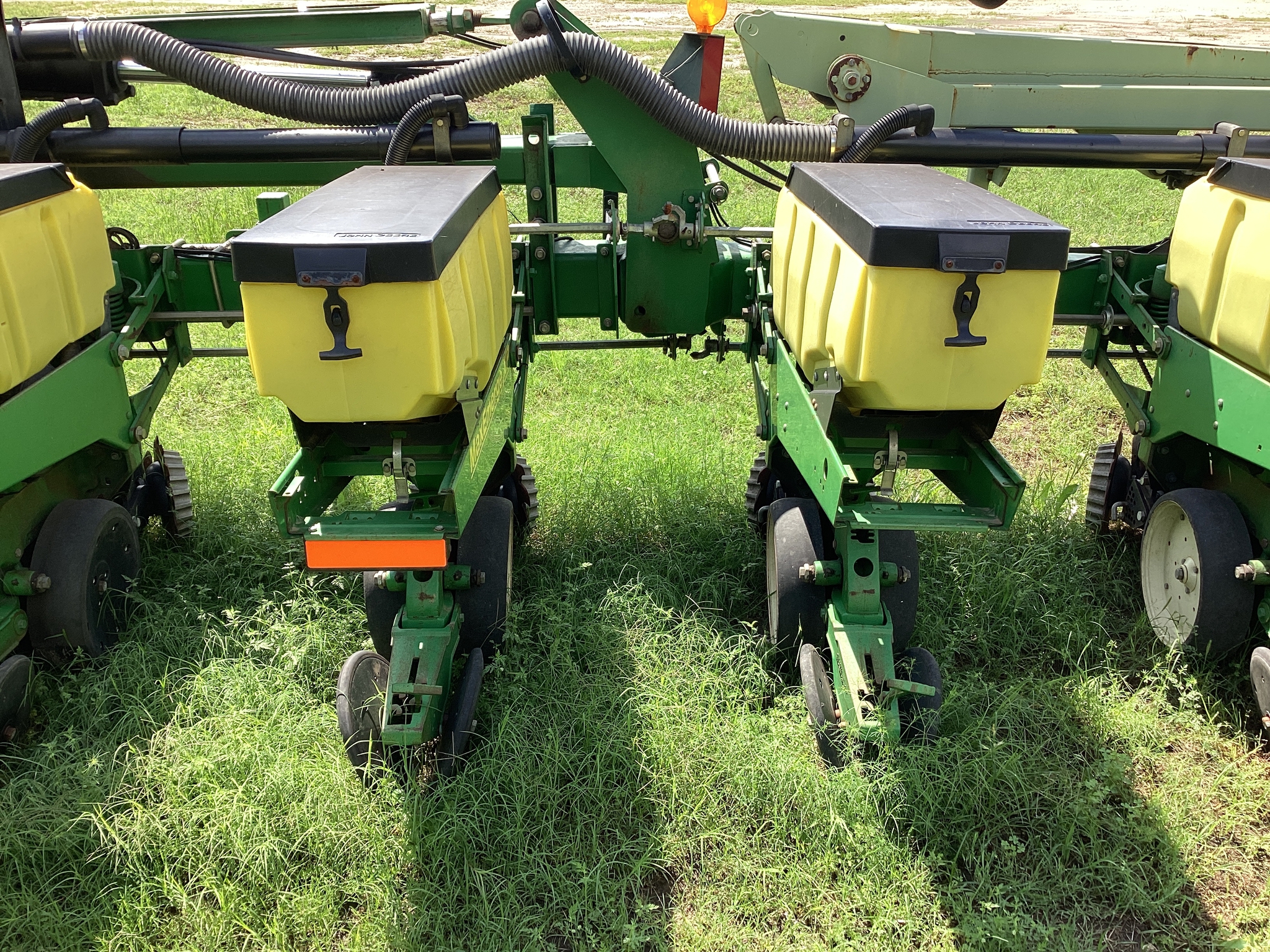 2004 John Deere 1720 Image 8