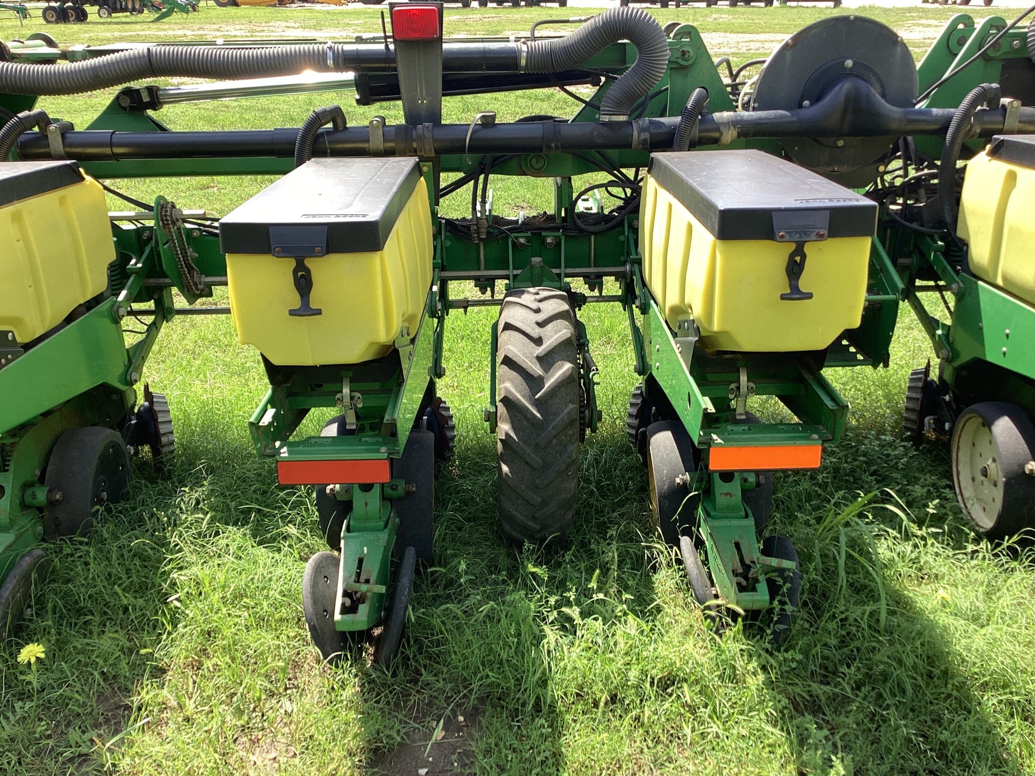 2004 John Deere 1720 Image 9