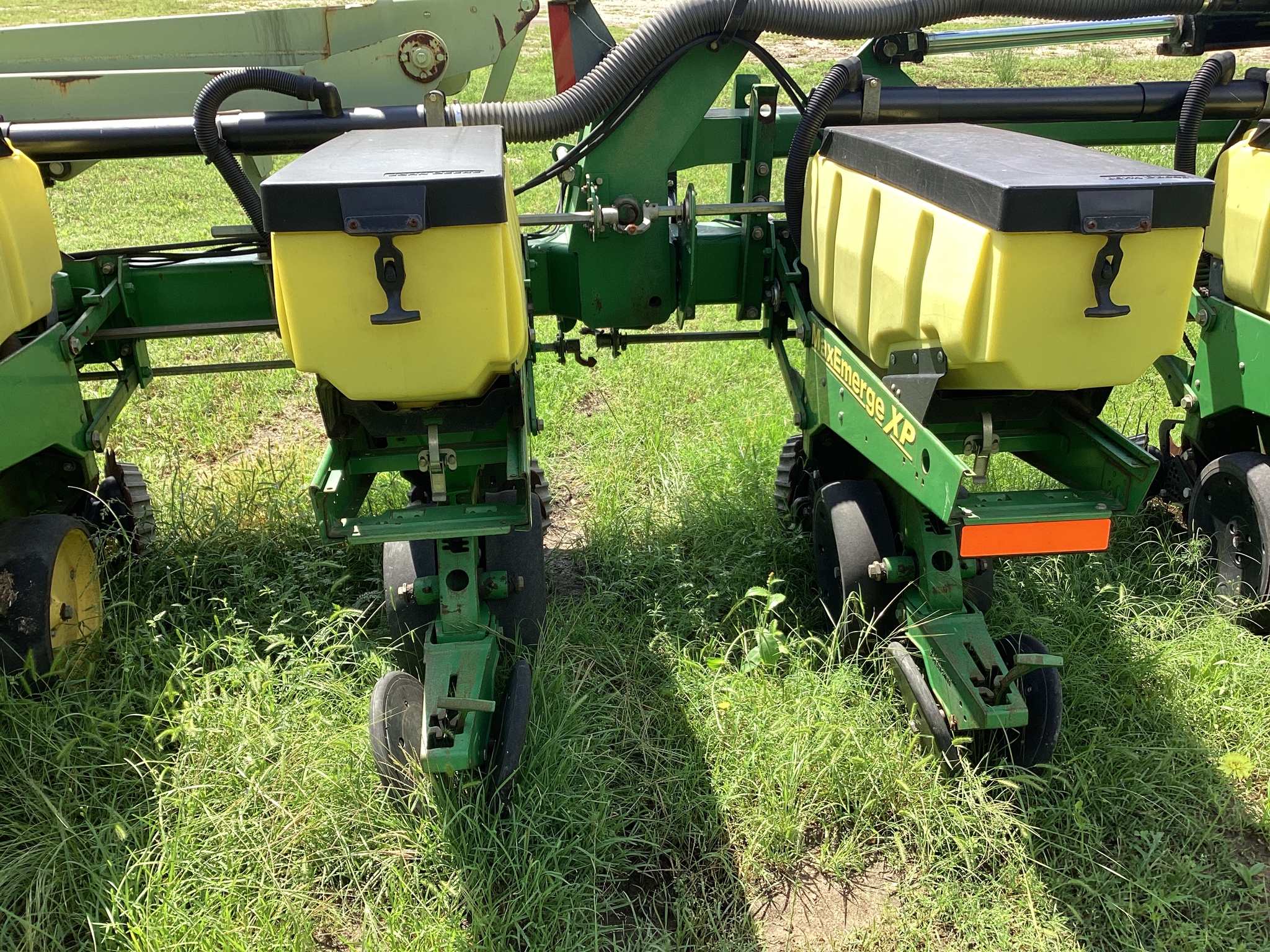 2004 John Deere 1720 Image 11