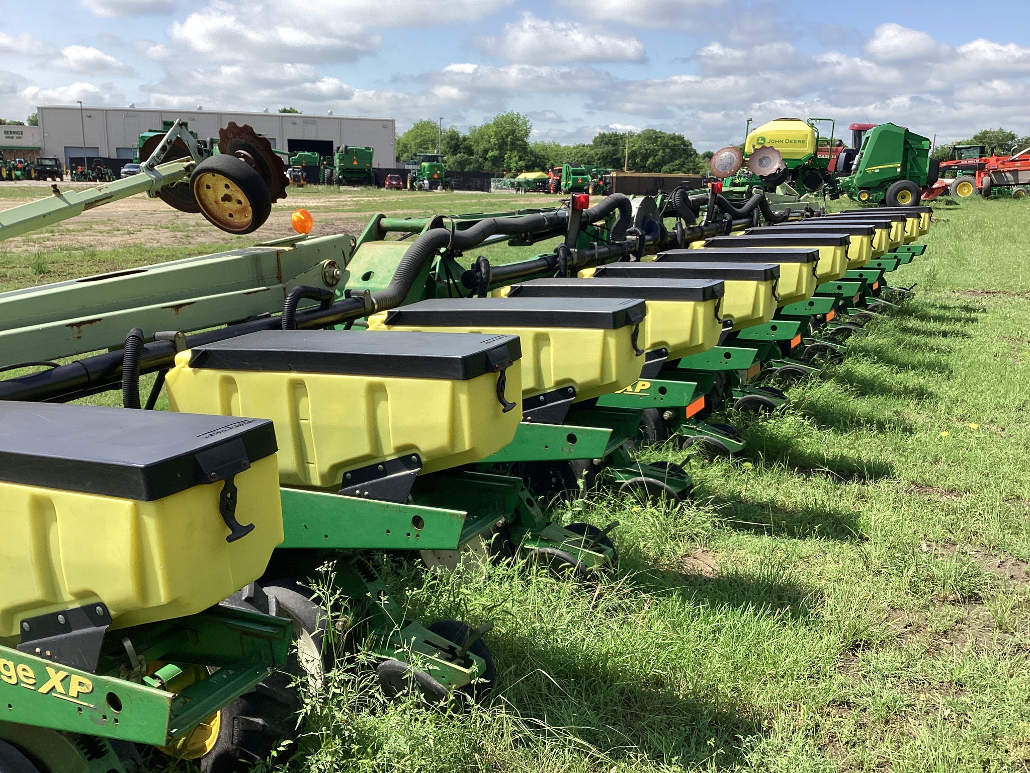 2004 John Deere 1720 Image 6
