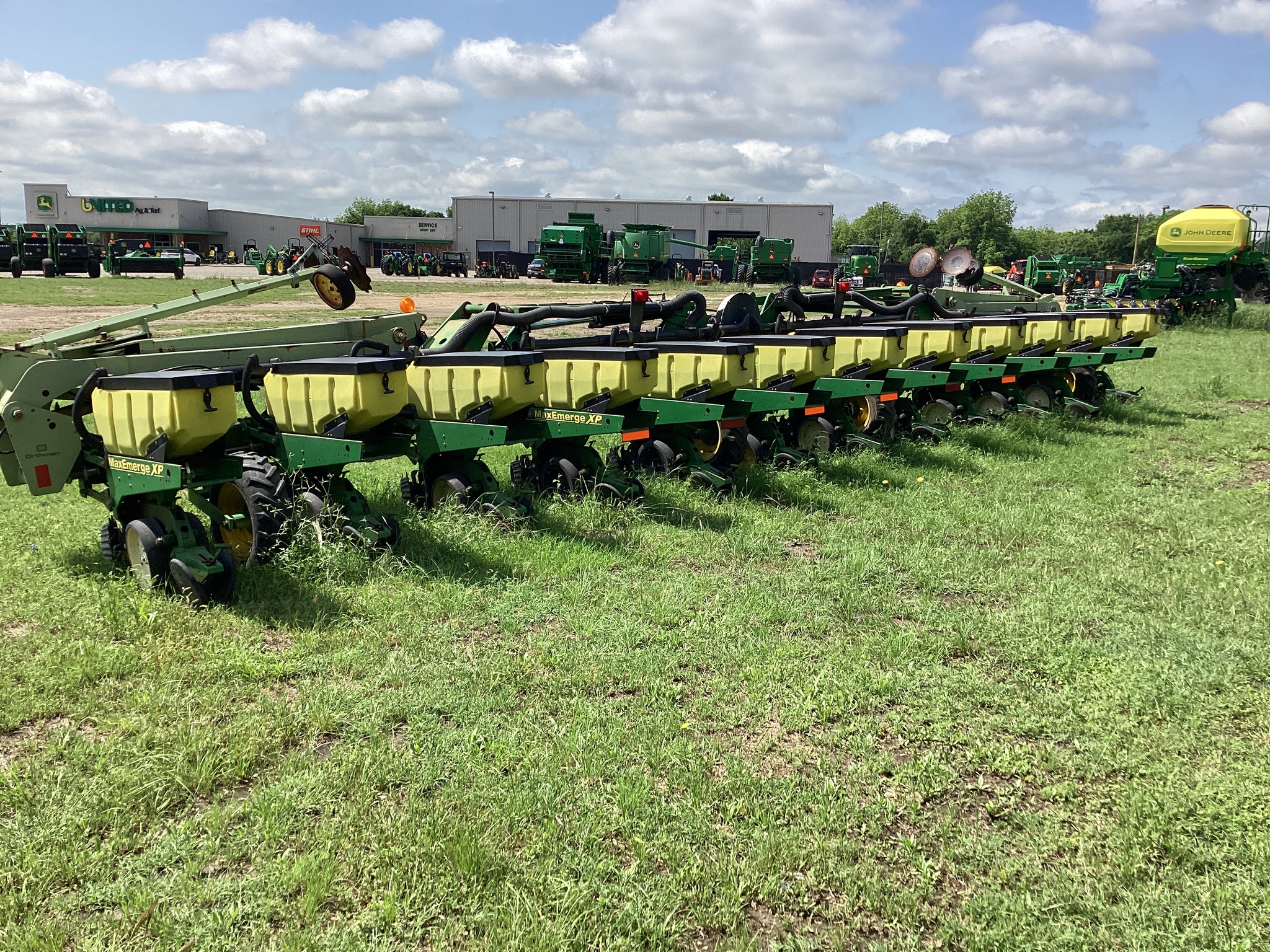 2004 John Deere 1720 Image 5