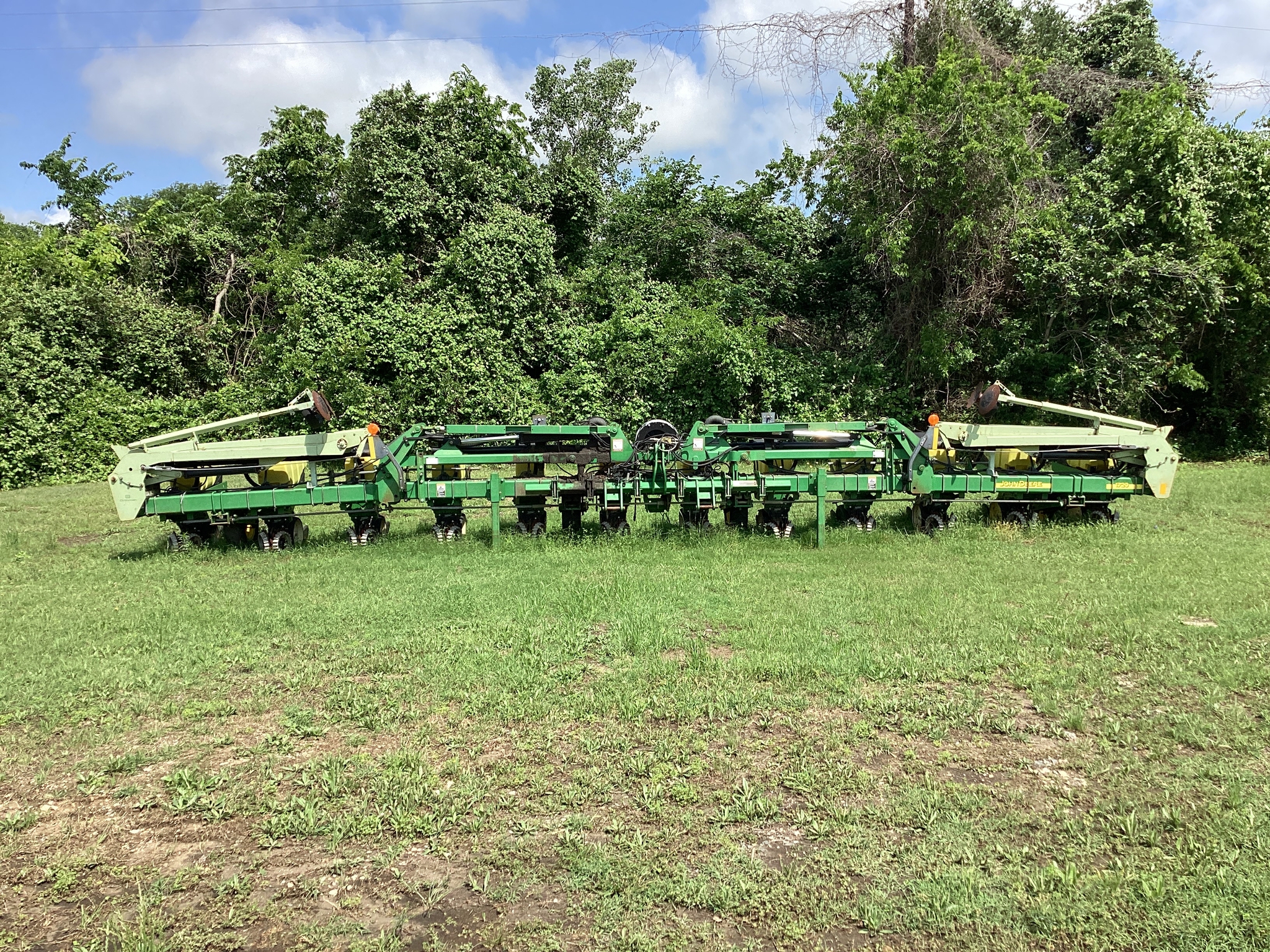 2004 John Deere 1720 Image 1