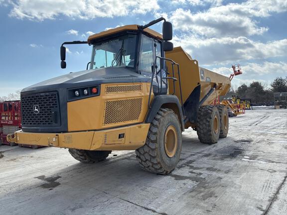Photo of a 2021 John Deere 310E