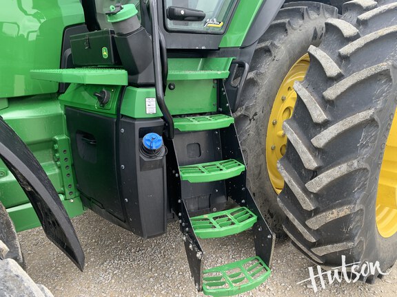 Photo of 2023 John Deere 8R 310