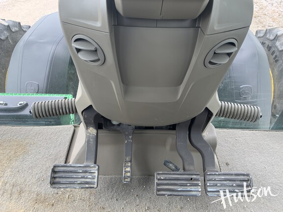 Photo of 2023 John Deere 8R 310