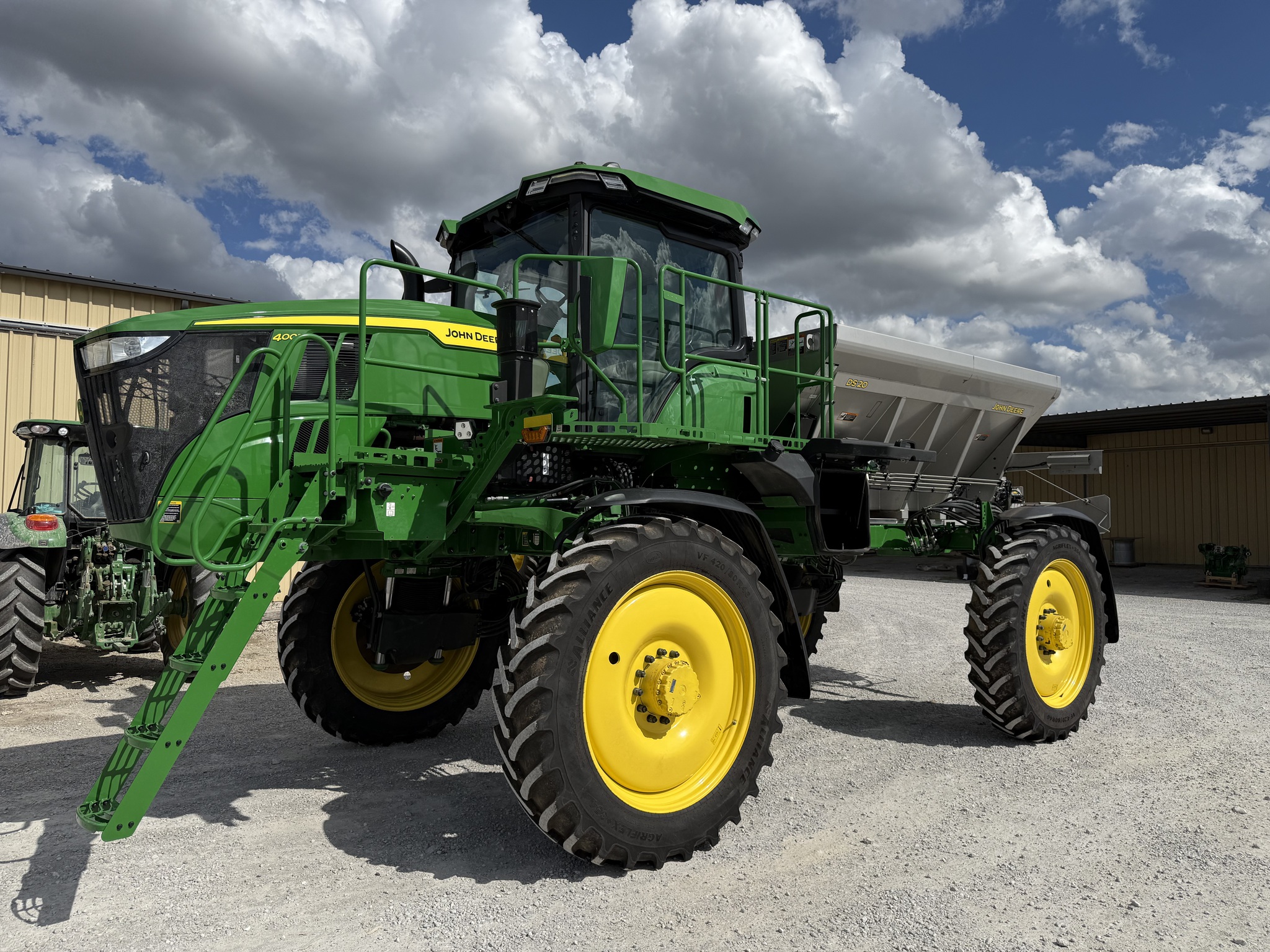  2025 John Deere 400R at Heritage Tractor in Nevada, MO