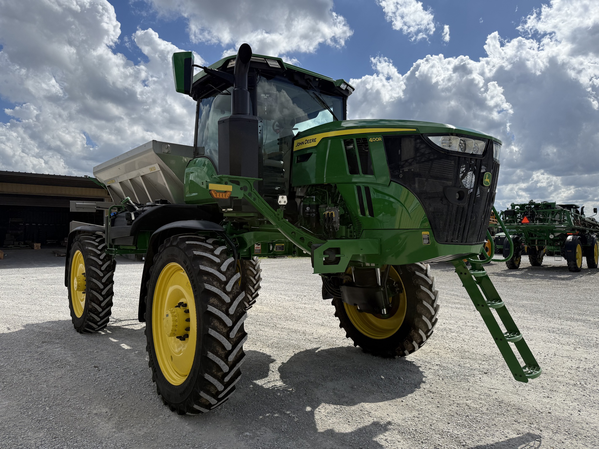  2025 John Deere 400R at Heritage Tractor in Nevada, MO