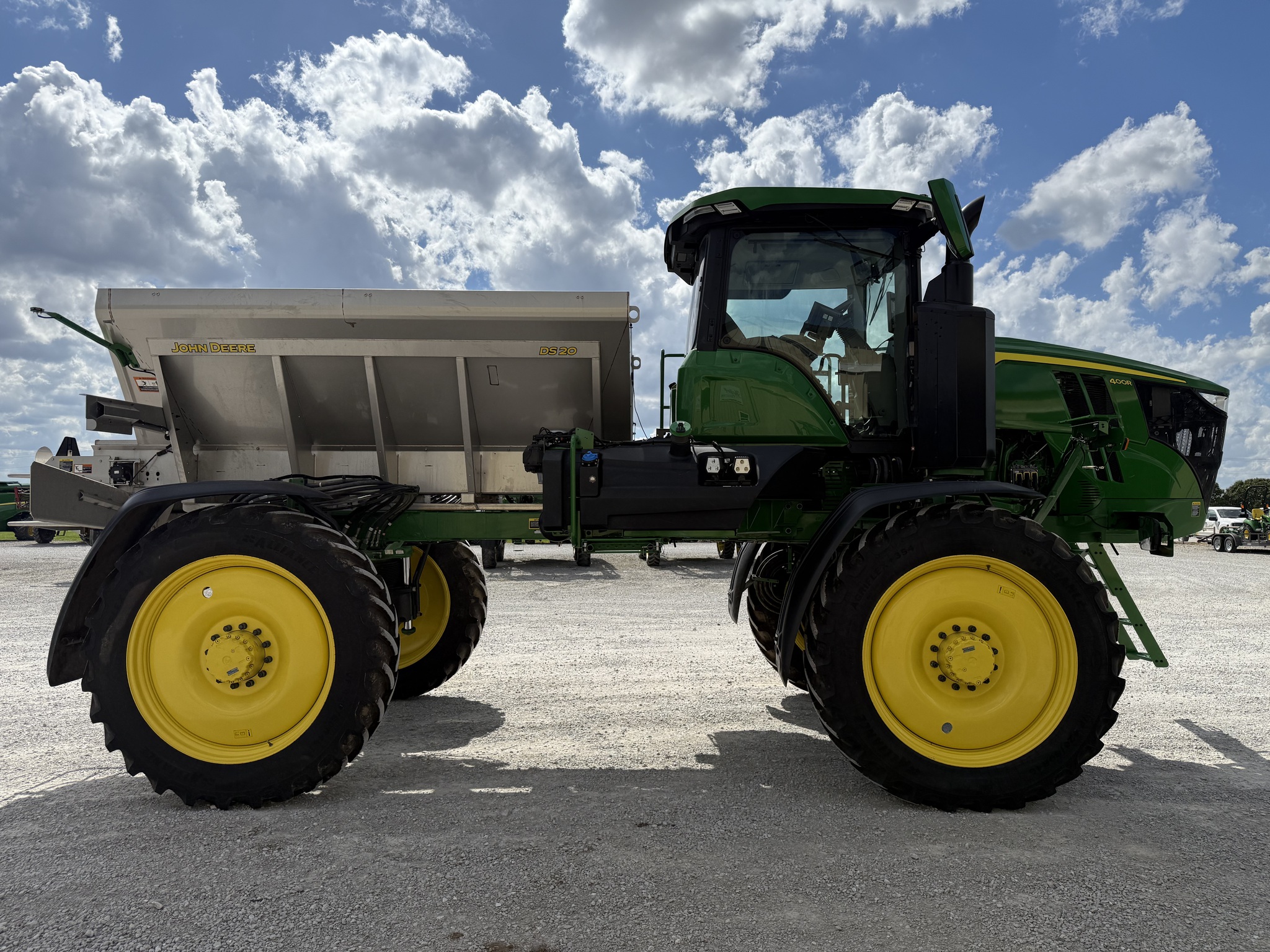  2025 John Deere 400R at Heritage Tractor in Nevada, MO