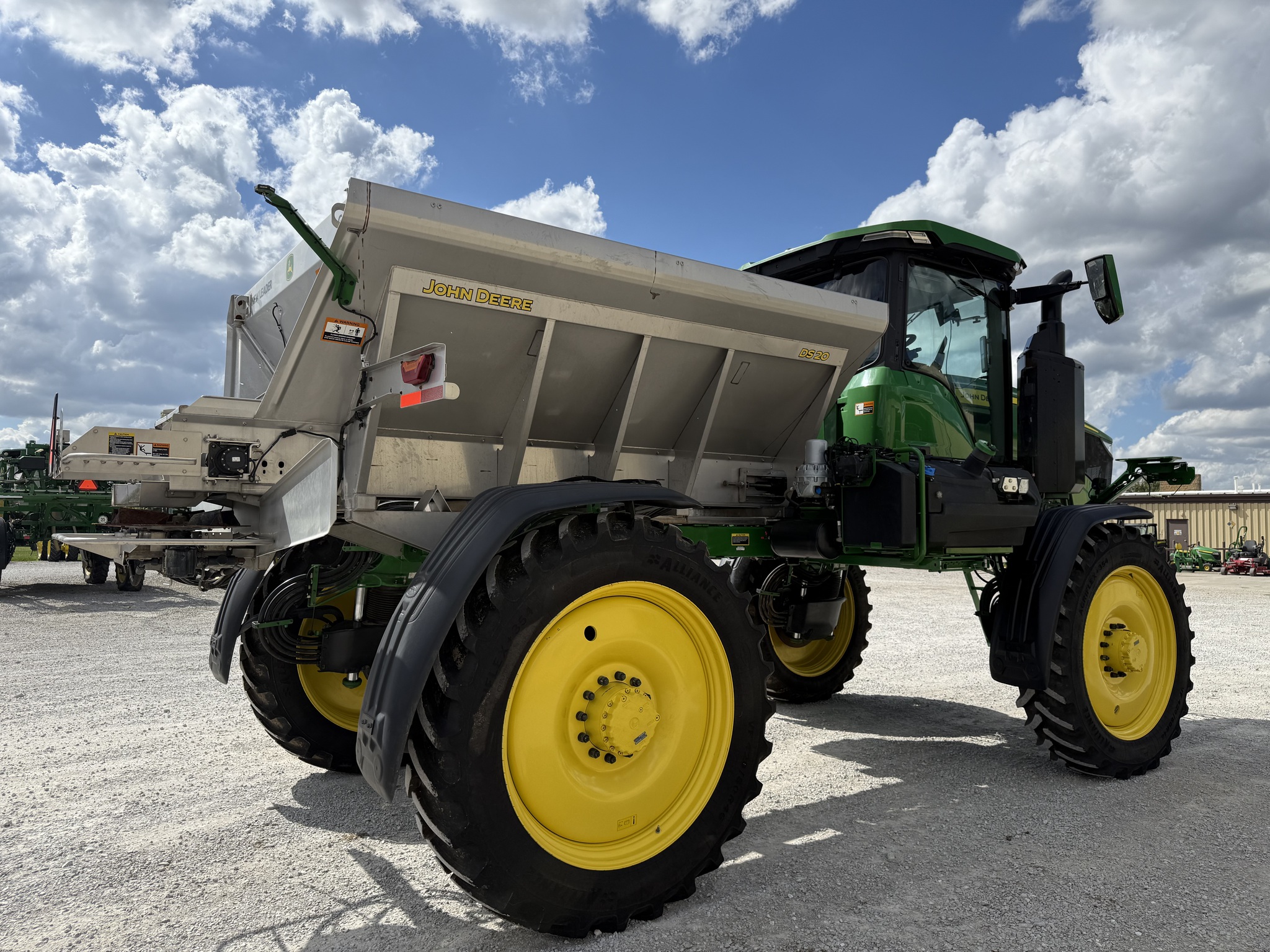  2025 John Deere 400R at Heritage Tractor in Nevada, MO