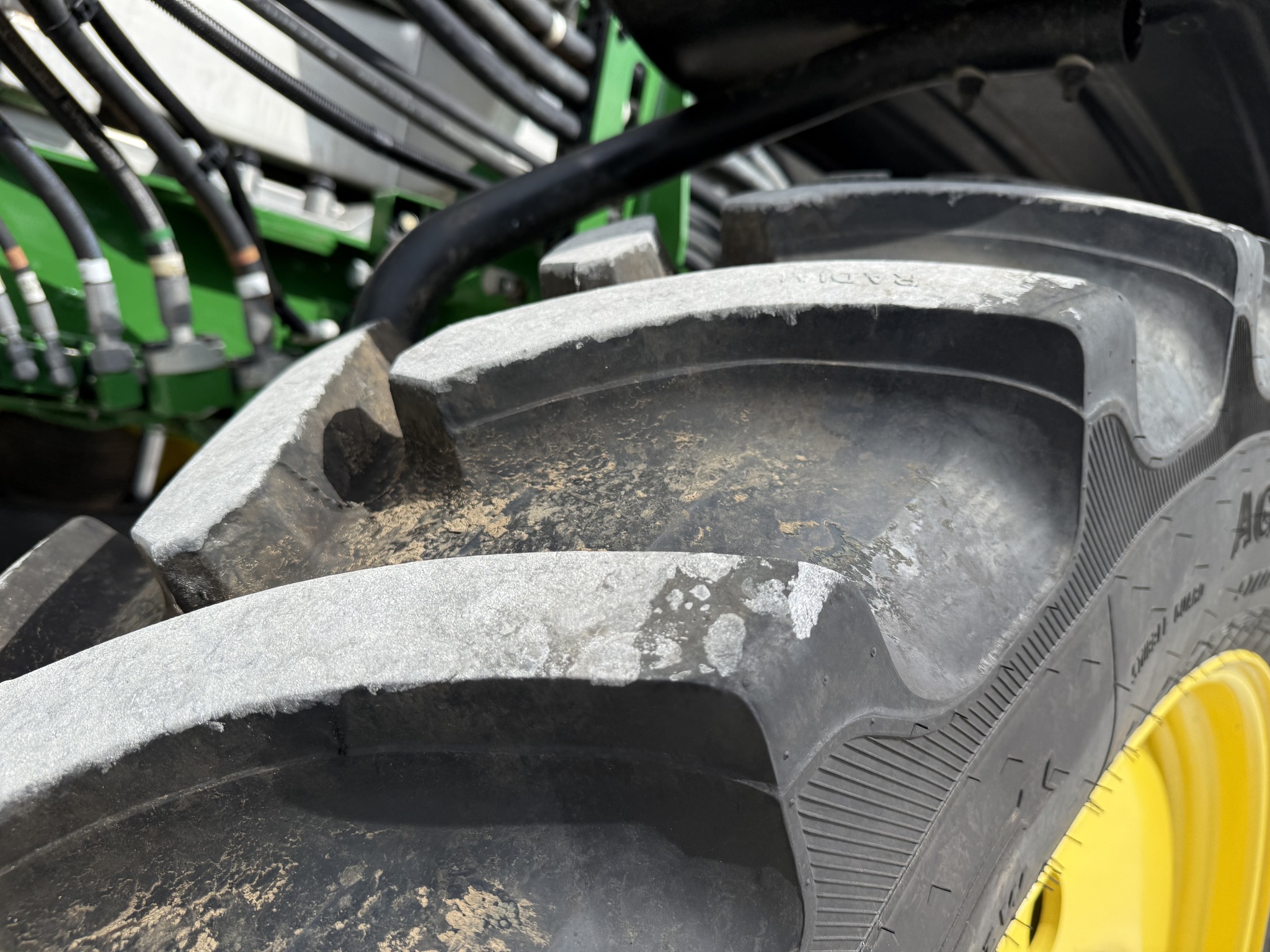  2025 John Deere 400R at Heritage Tractor in Nevada, MO