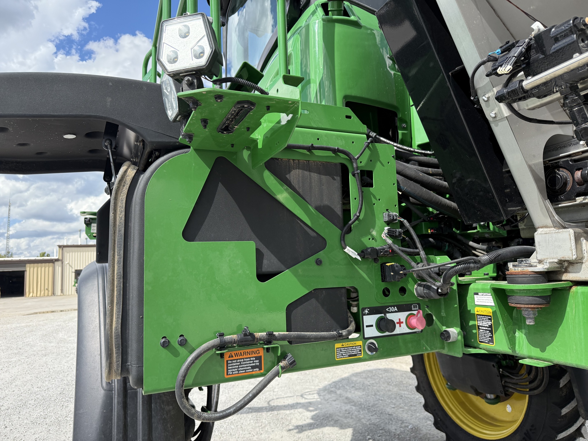  2025 John Deere 400R at Heritage Tractor in Nevada, MO