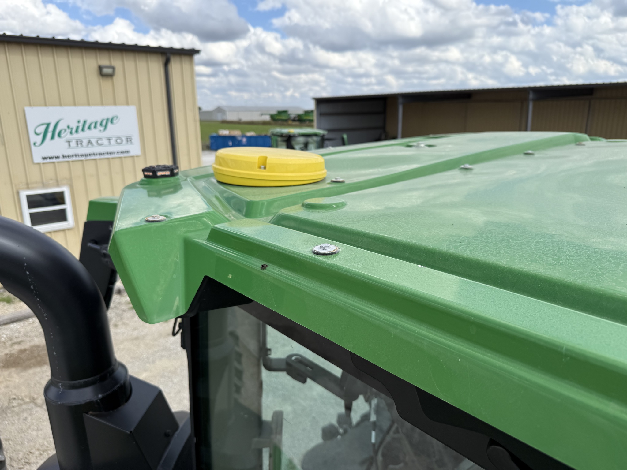  2025 John Deere 400R at Heritage Tractor in Nevada, MO