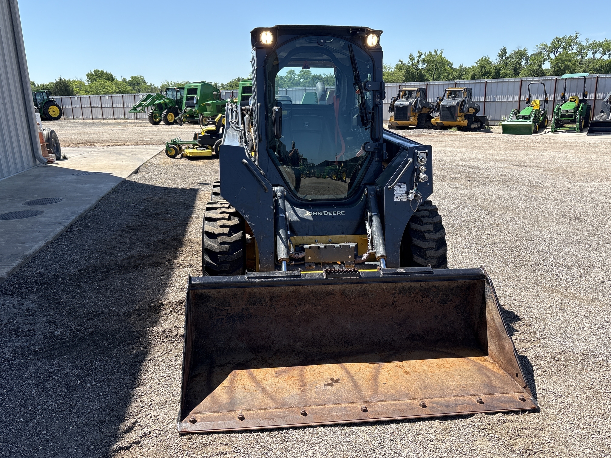 2021 John Deere 320G Image 16