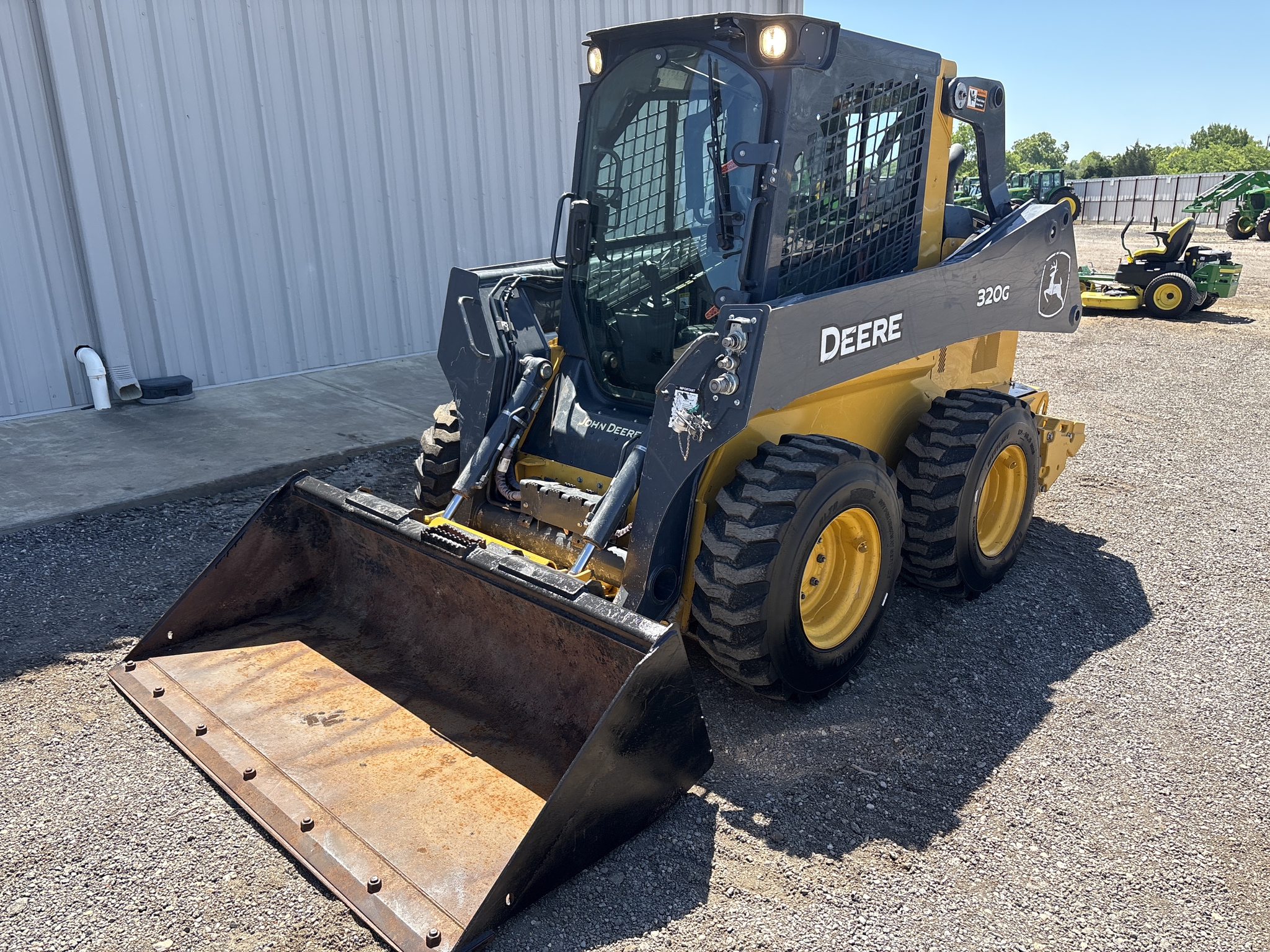 2021 John Deere 320G Image 4