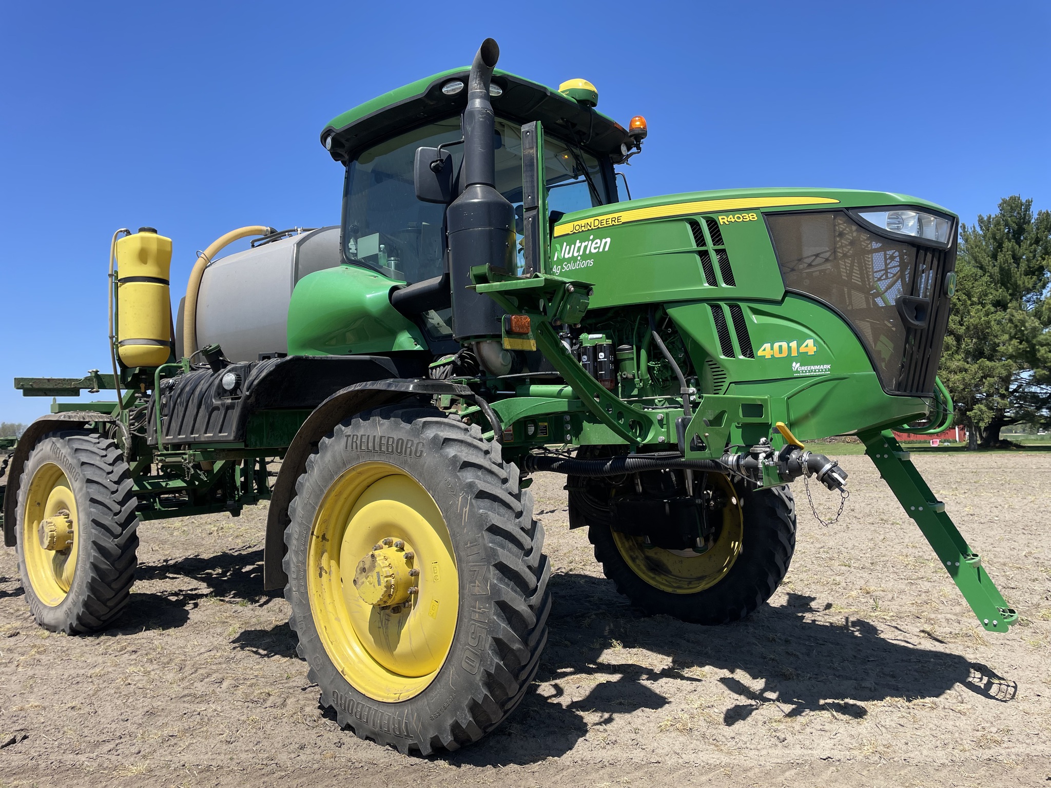 2019 John Deere R4038 Image 1