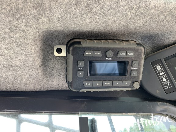 Photo of 2019 John Deere 320G