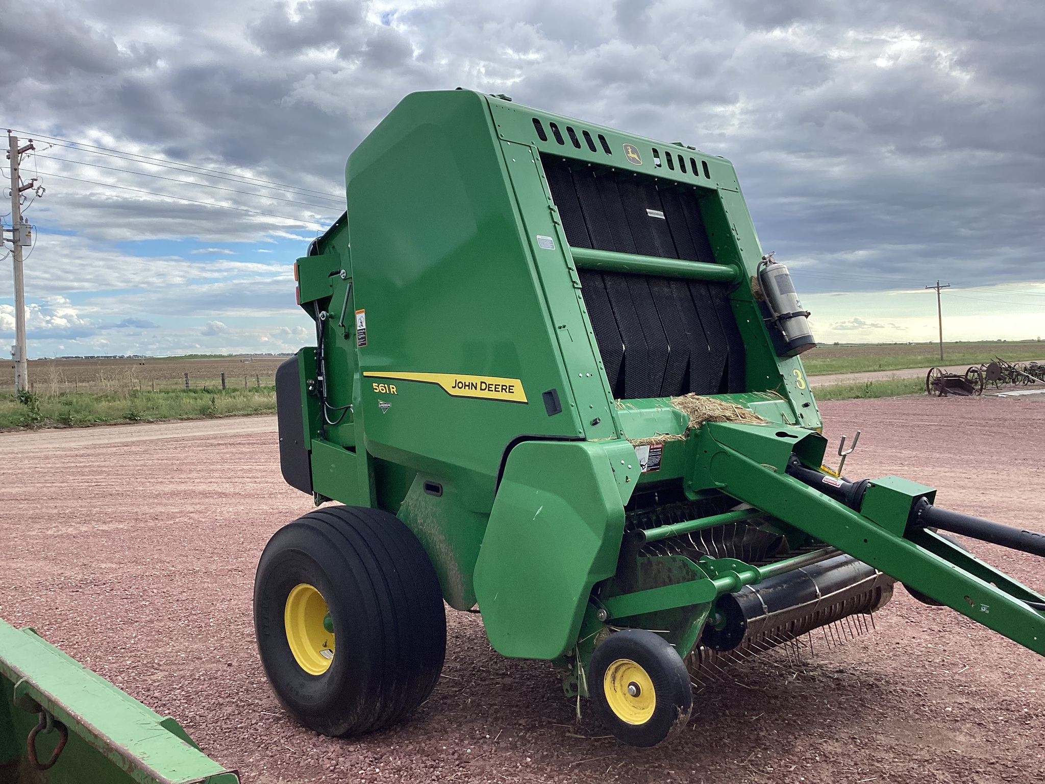 2024 John Deere 561R Image 3