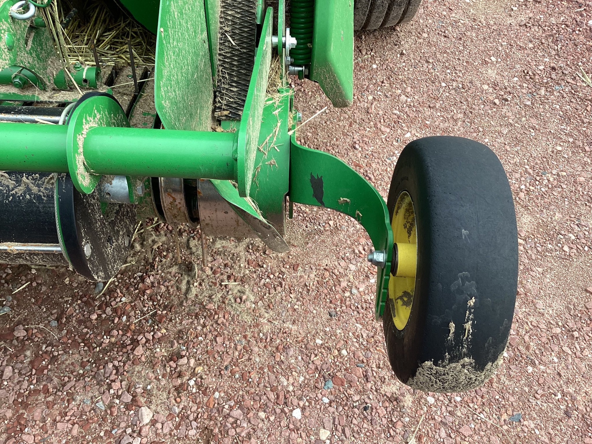 2024 John Deere 561R Image 18