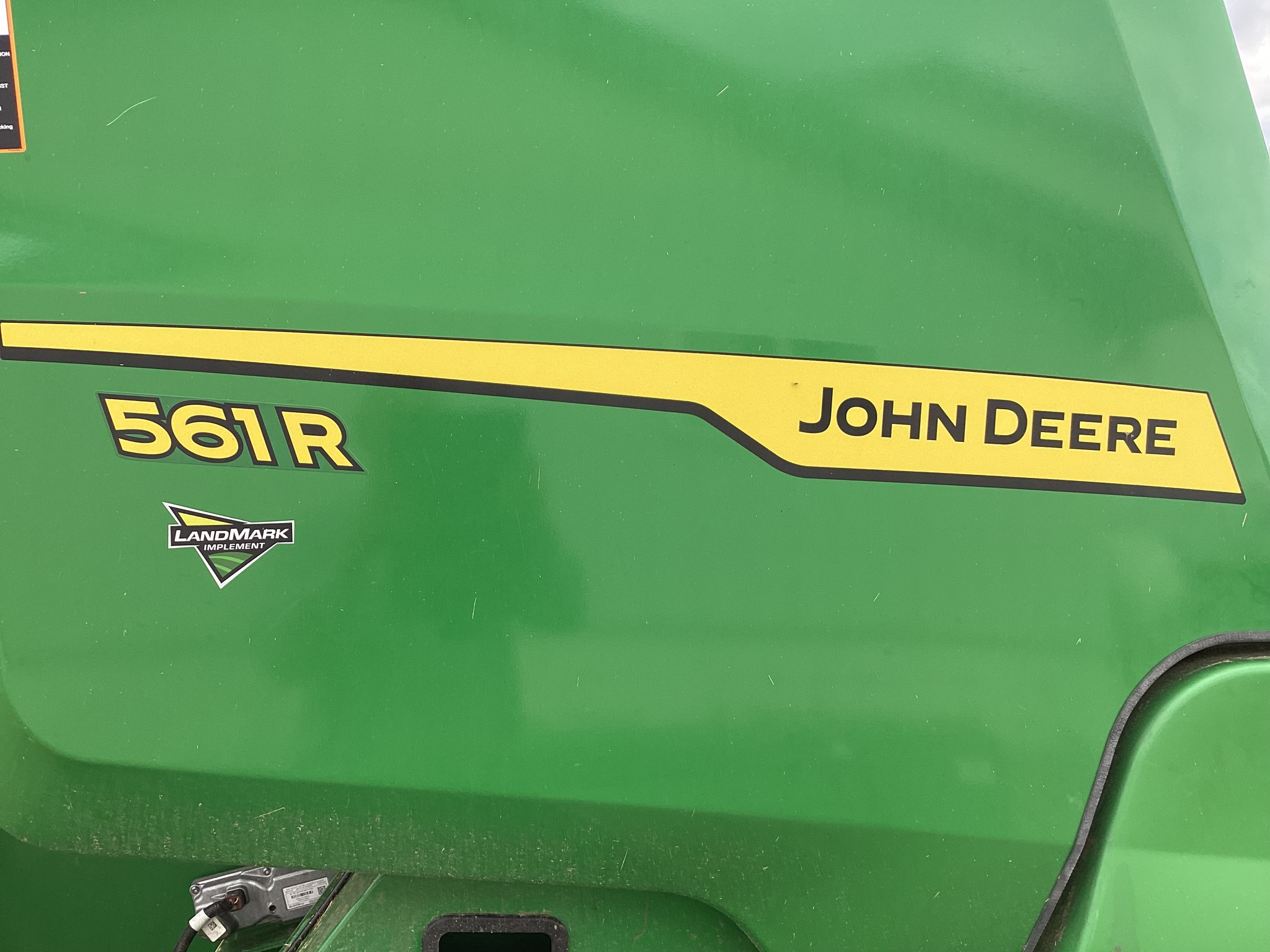 2024 John Deere 561R Image 9