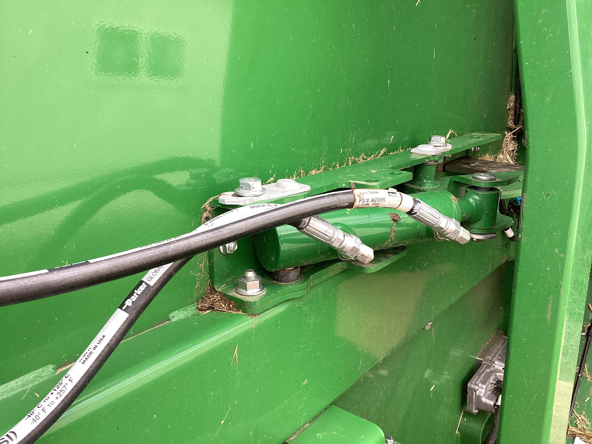 2024 John Deere 561R Image 29
