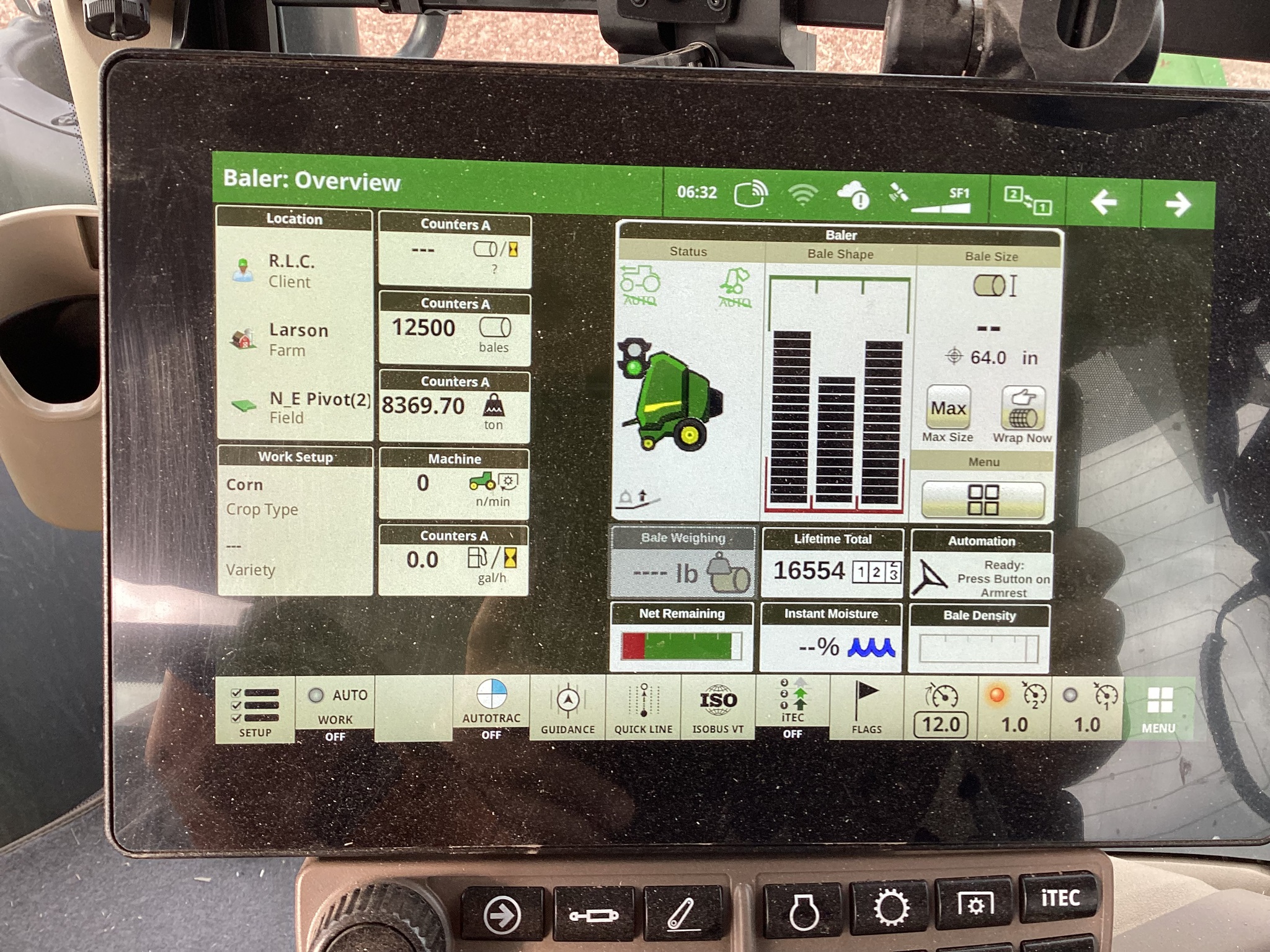 2024 John Deere 561R Image 34