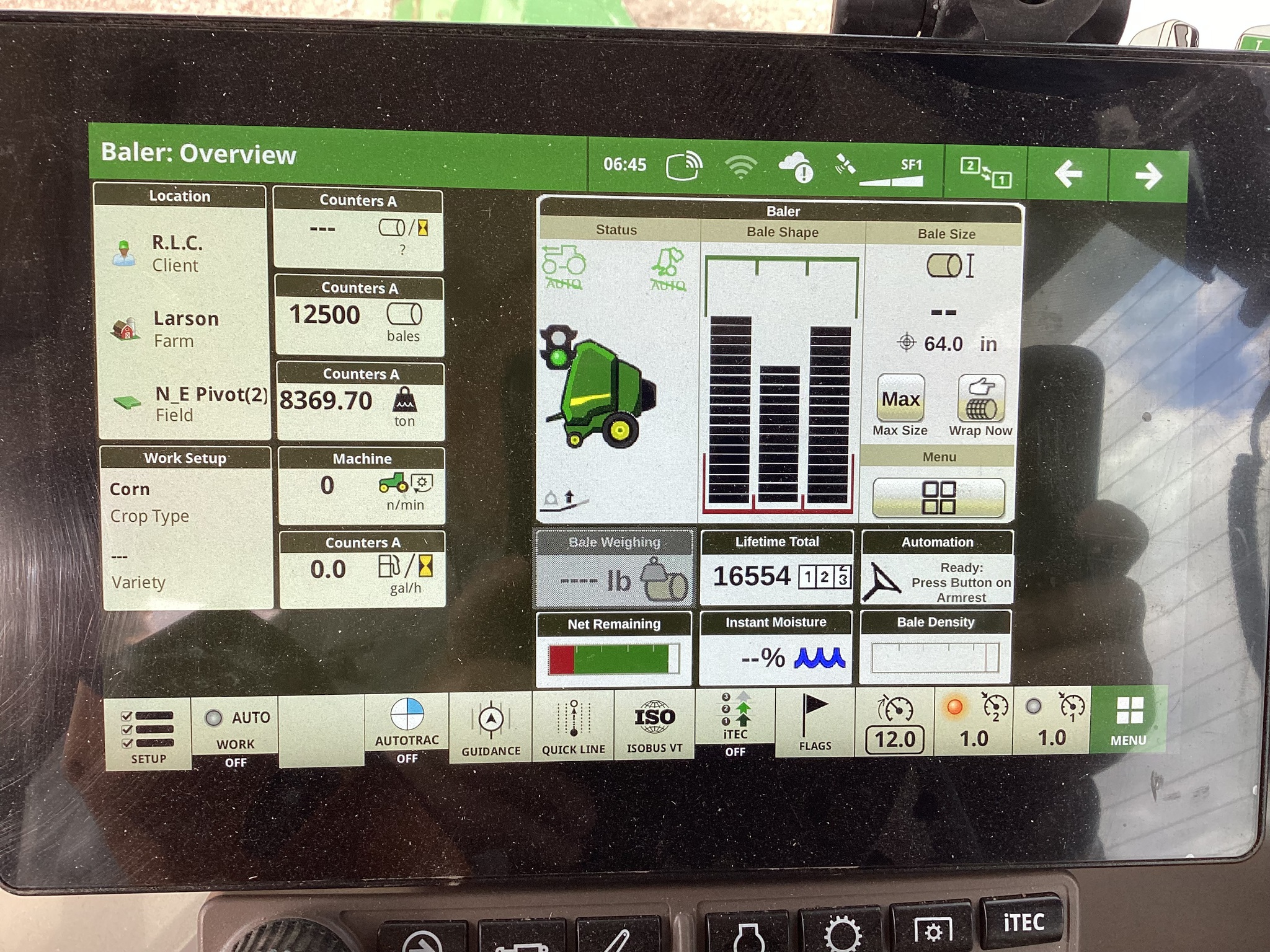 2024 John Deere 561R Image 32