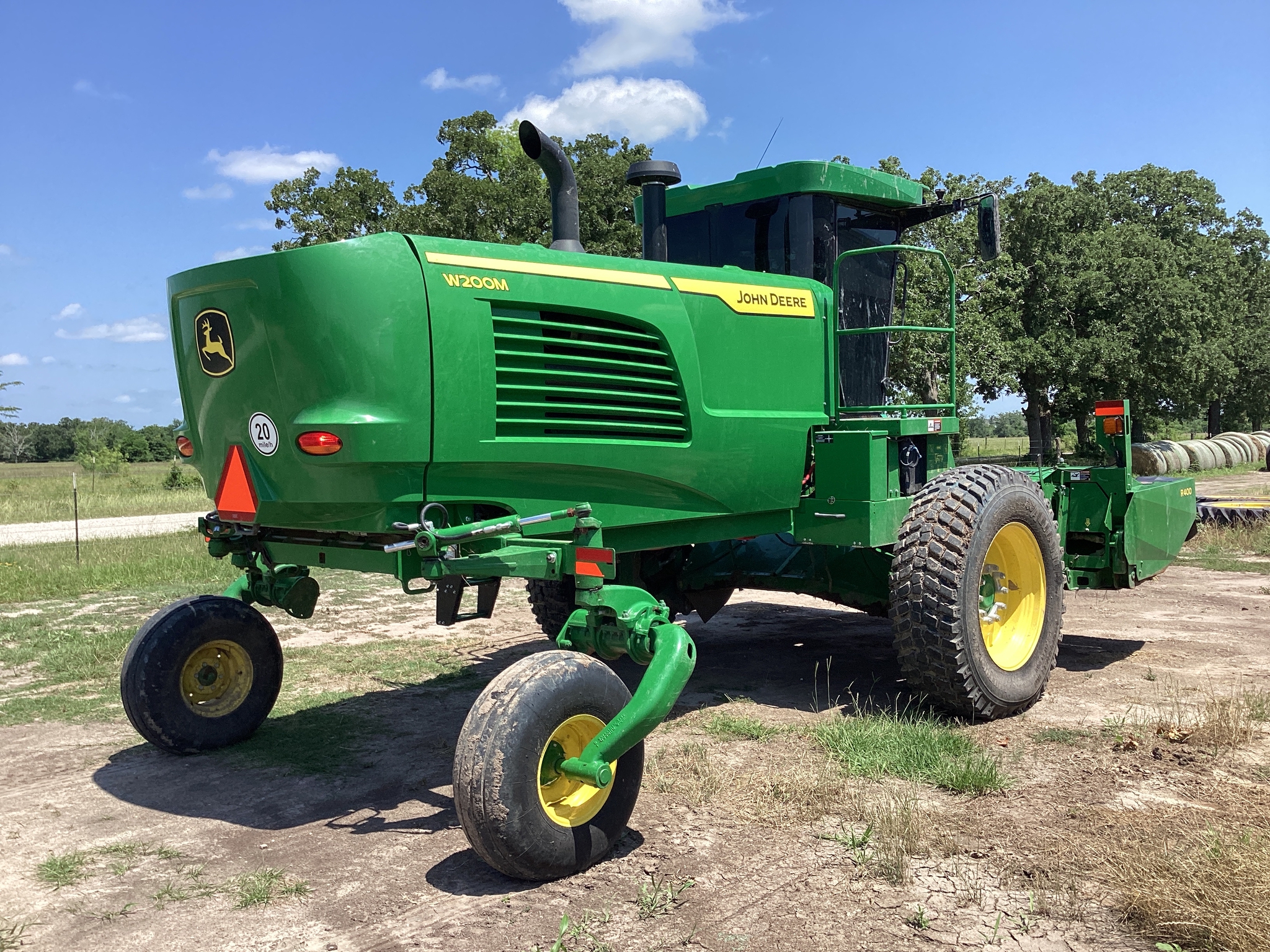 2022 John Deere W200M Image 7