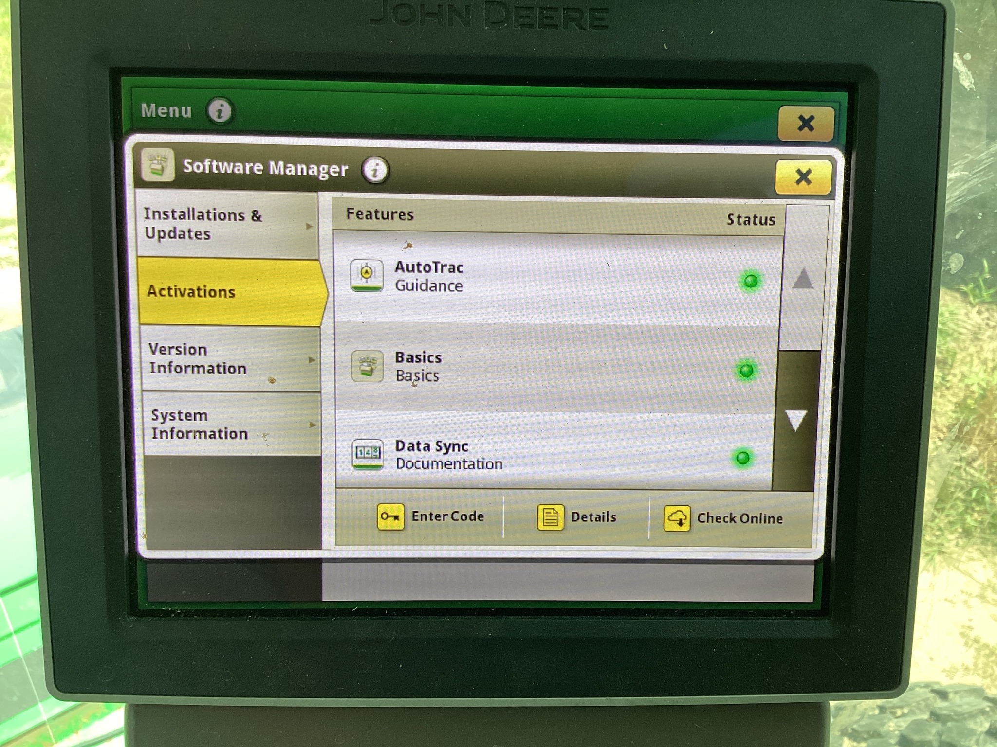 2022 John Deere W200M Image 16