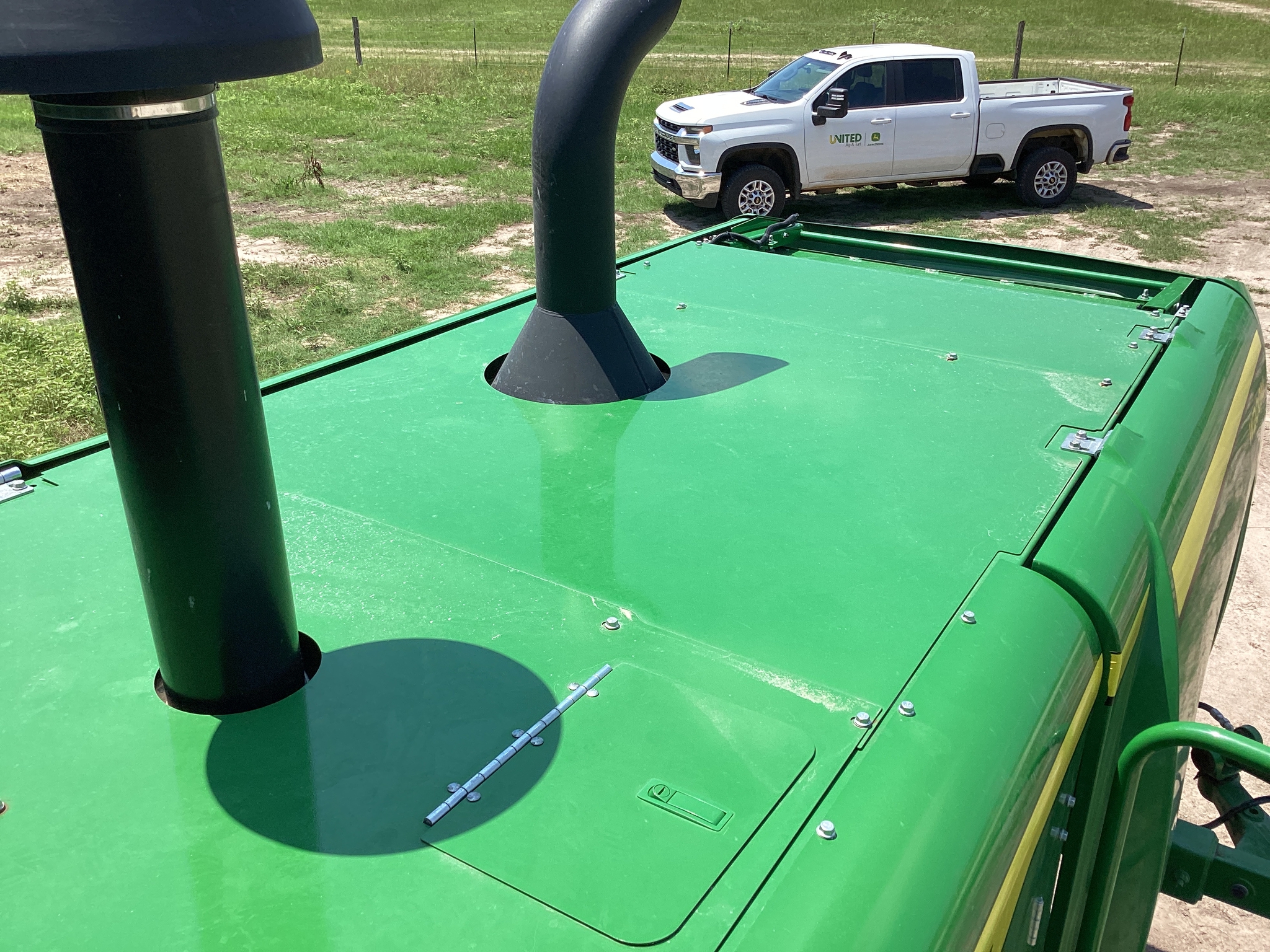 2022 John Deere W200M Image 23