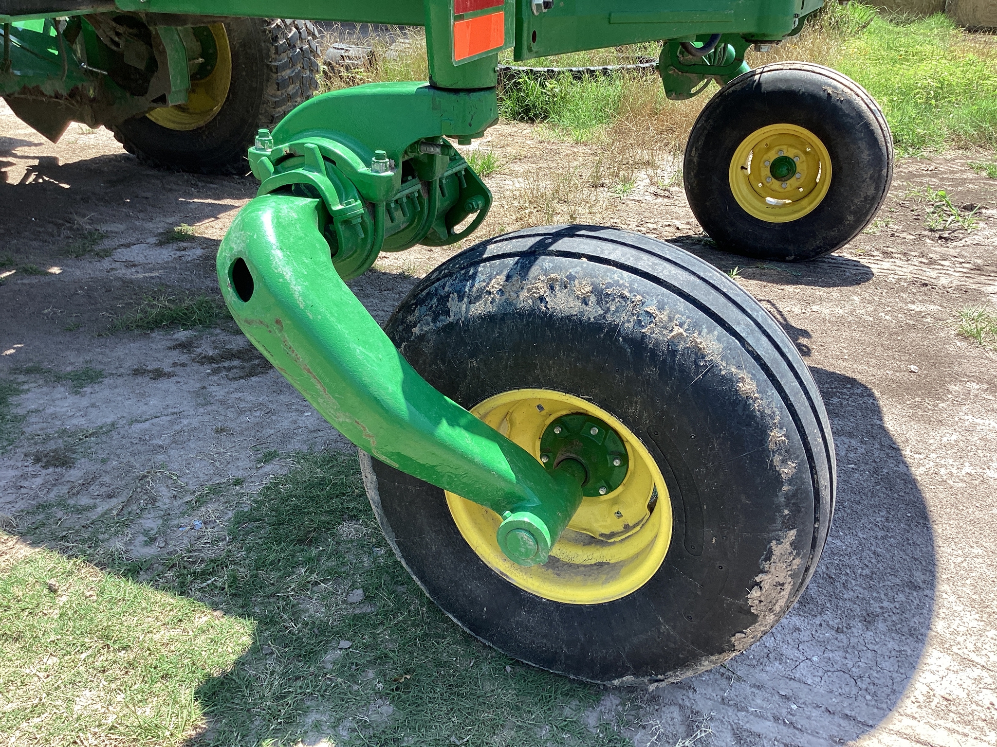 2022 John Deere W200M Image 44