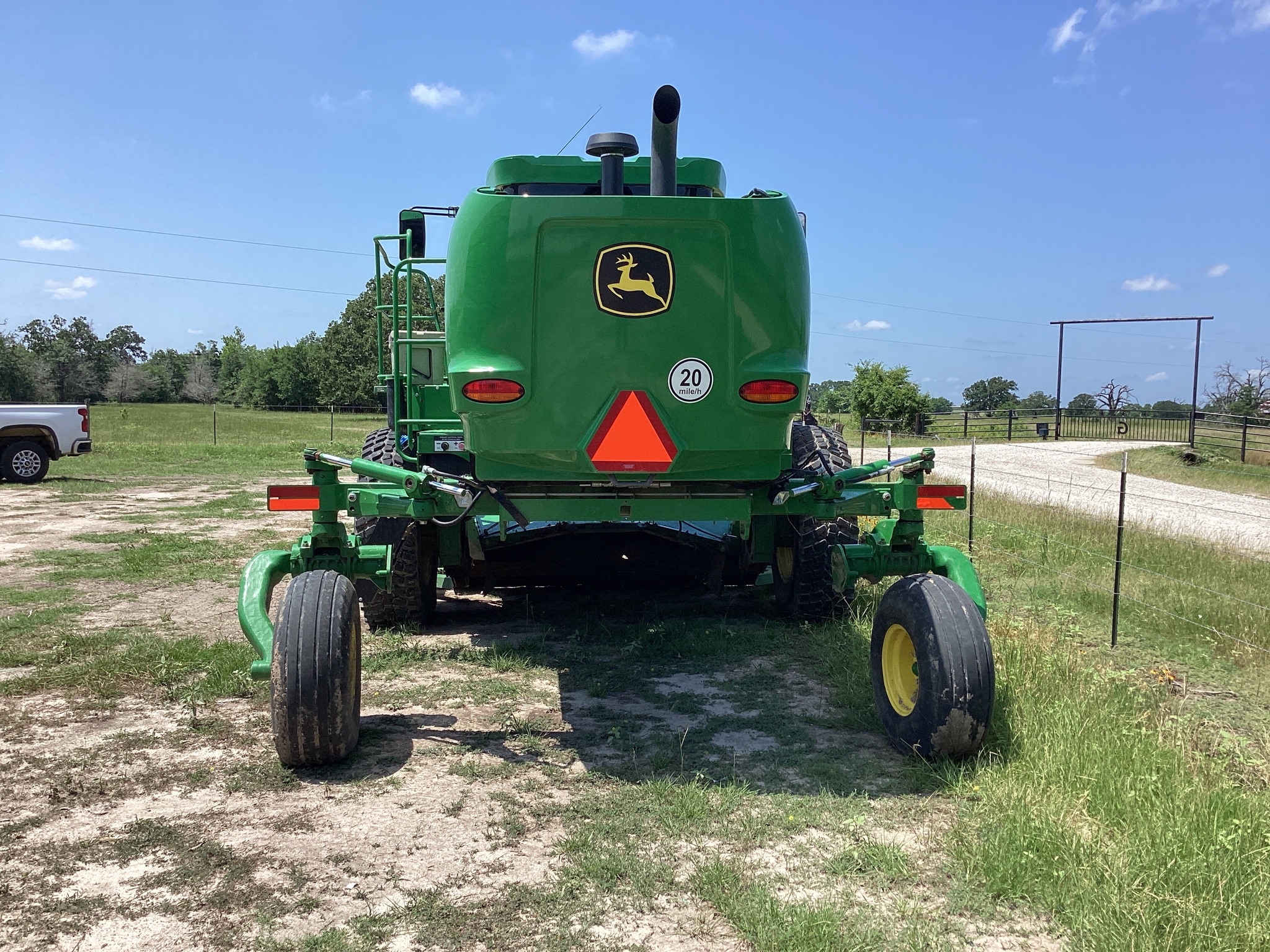 2022 John Deere W200M Image 9