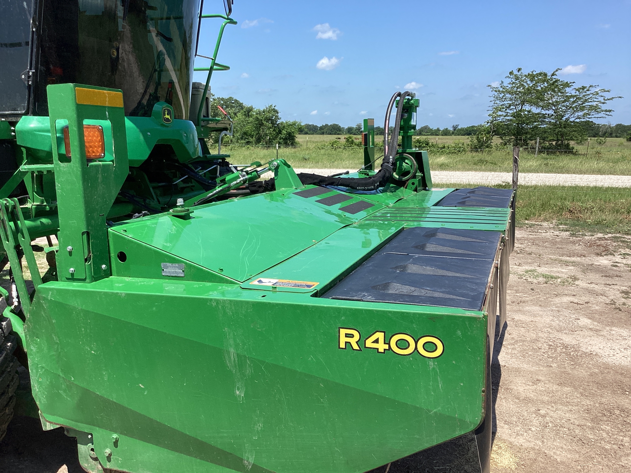 2022 John Deere W200M Image 30