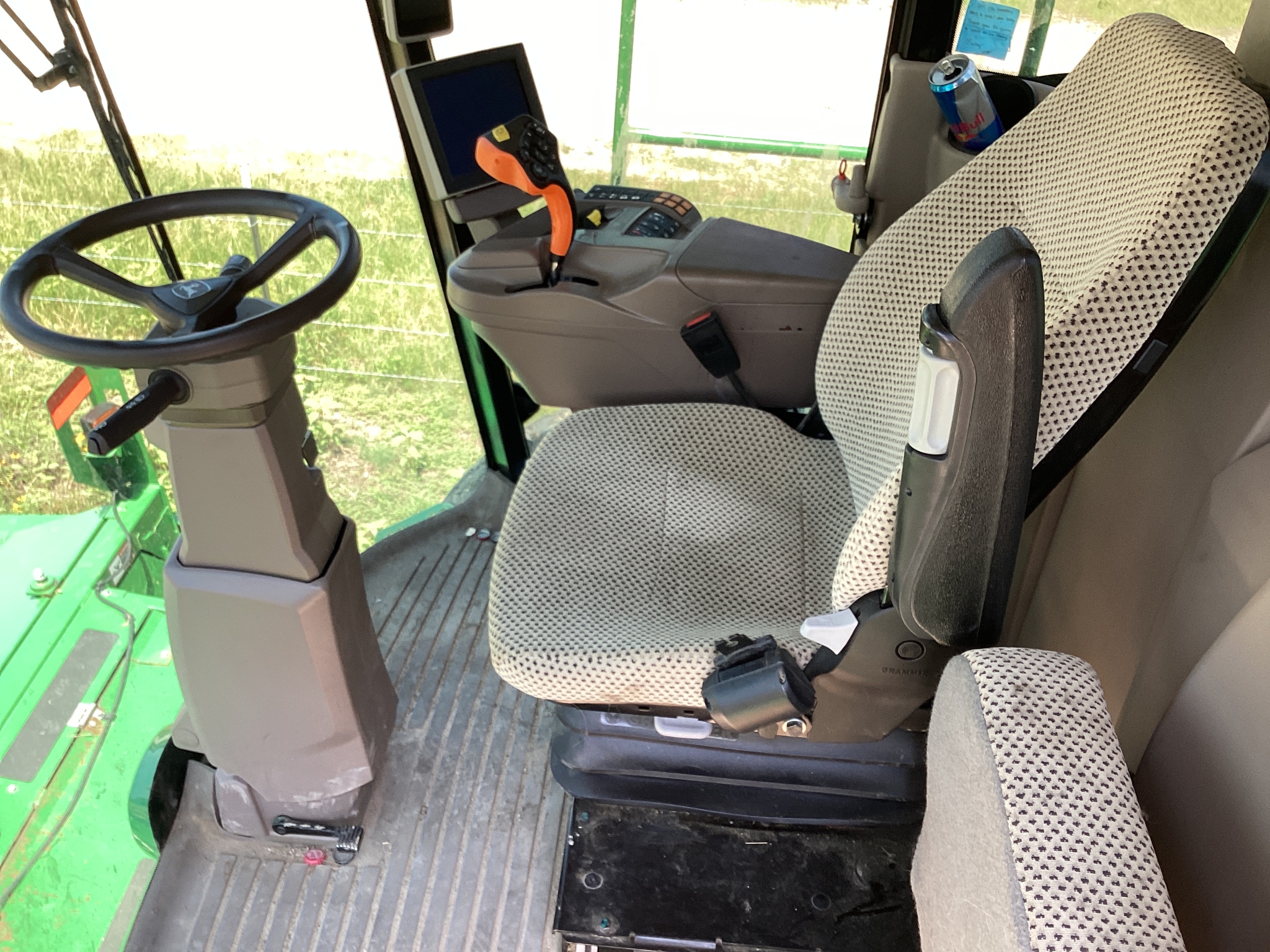 2022 John Deere W200M Image 19
